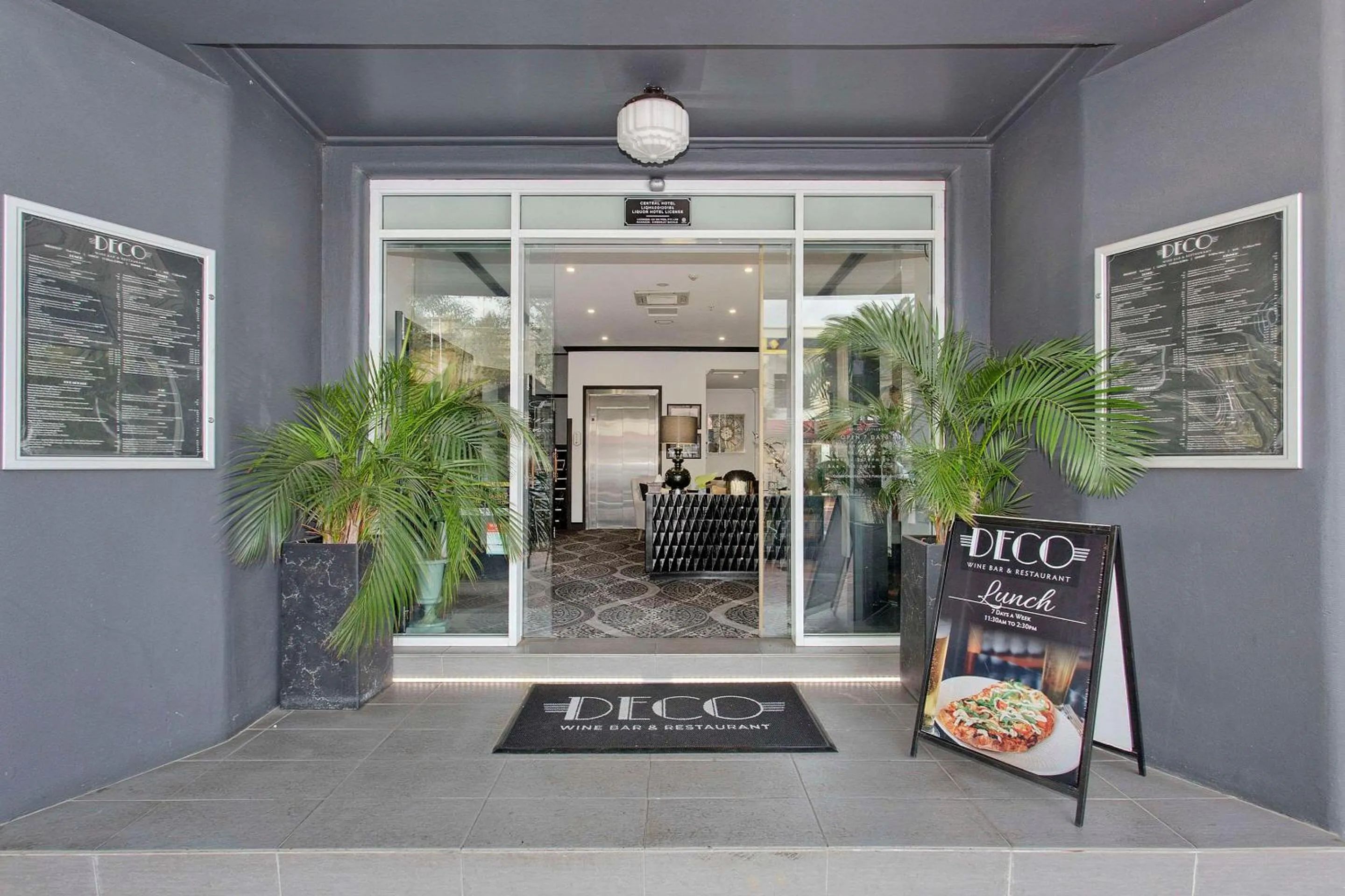 Restaurant/places to eat in CH Boutique Hotel & Apartments, an Ascend Collection Hotel