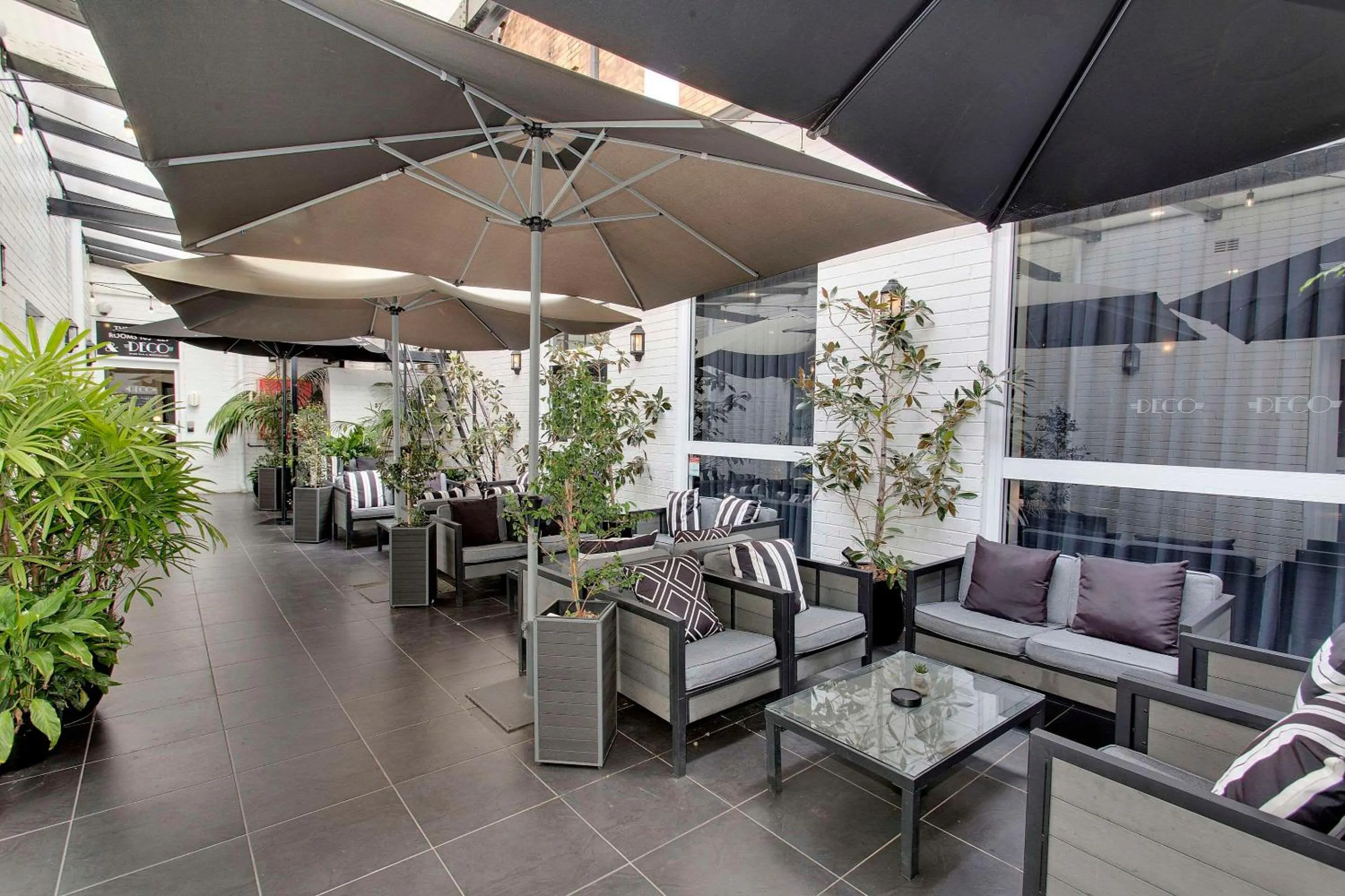 Restaurant/places to eat in CH Boutique Hotel & Apartments, an Ascend Collection Hotel