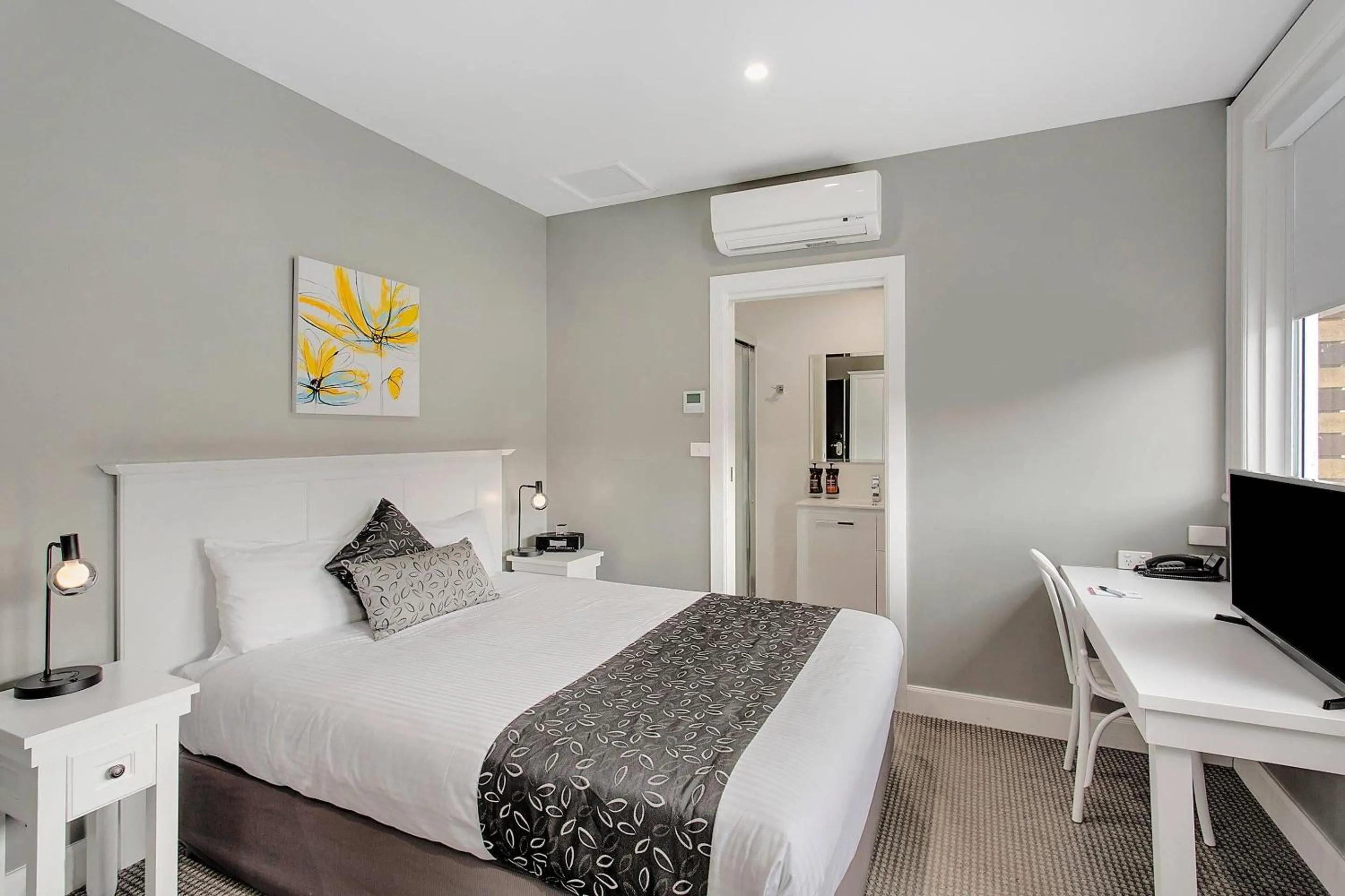 Bedroom, Bed in CH Boutique Hotel & Apartments, an Ascend Collection Hotel