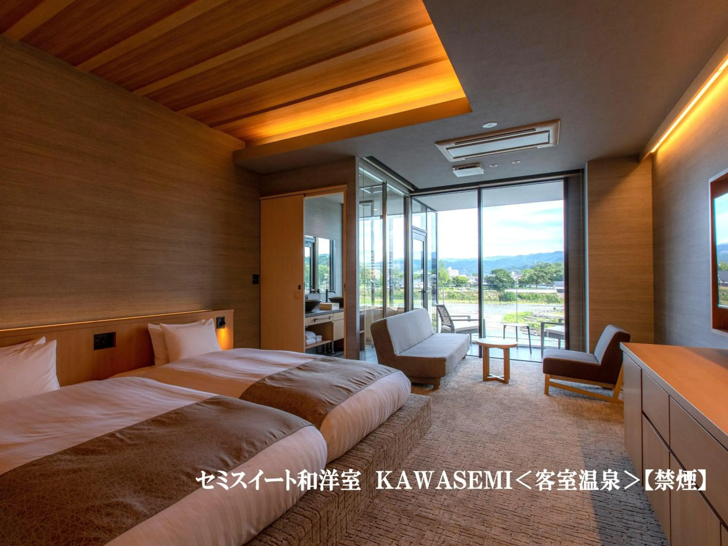 Photo of the whole room, Bed in Hitoyoshi Onsen Nabeya