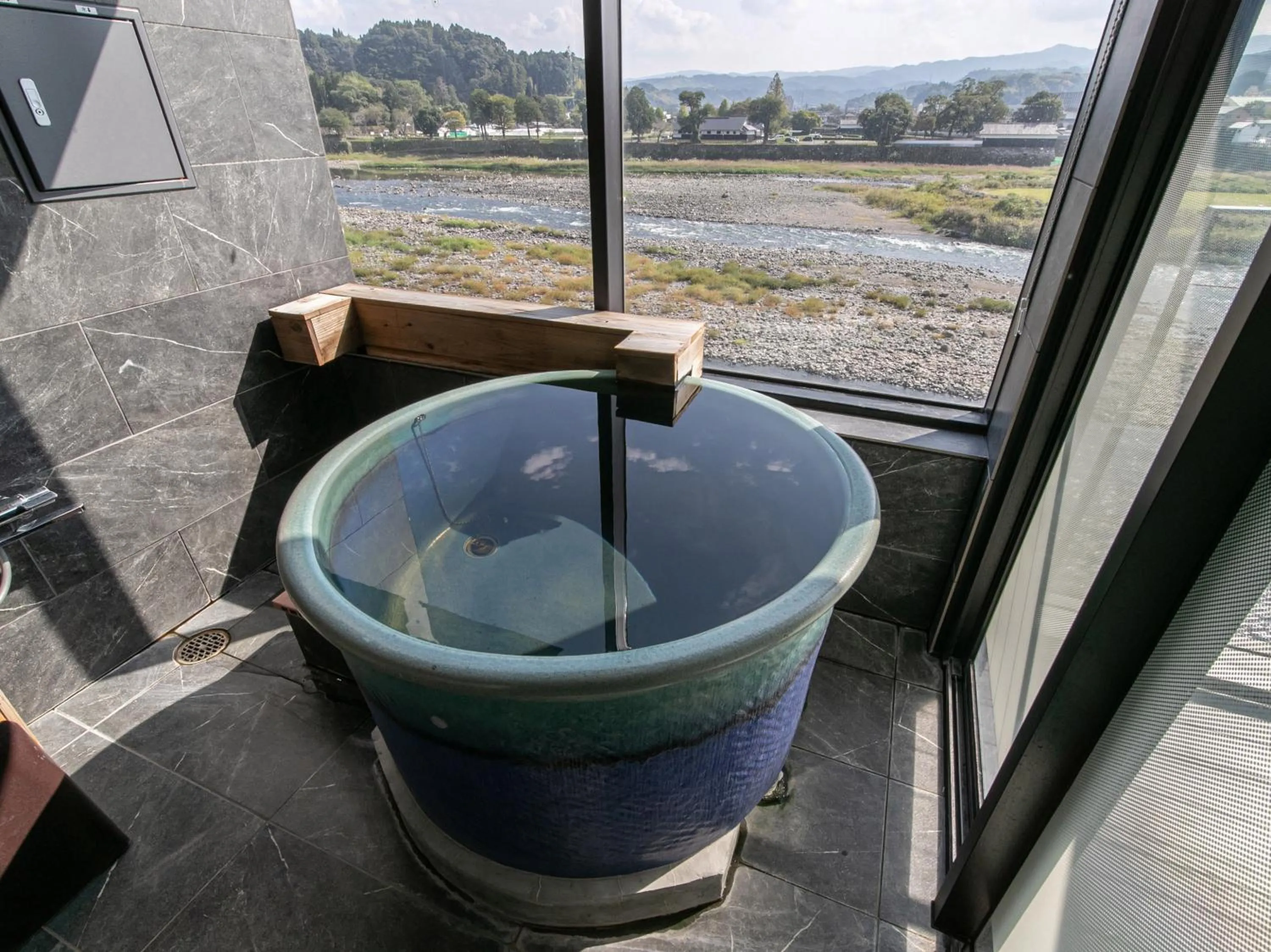 Hitoyoshi Onsen Nabeya