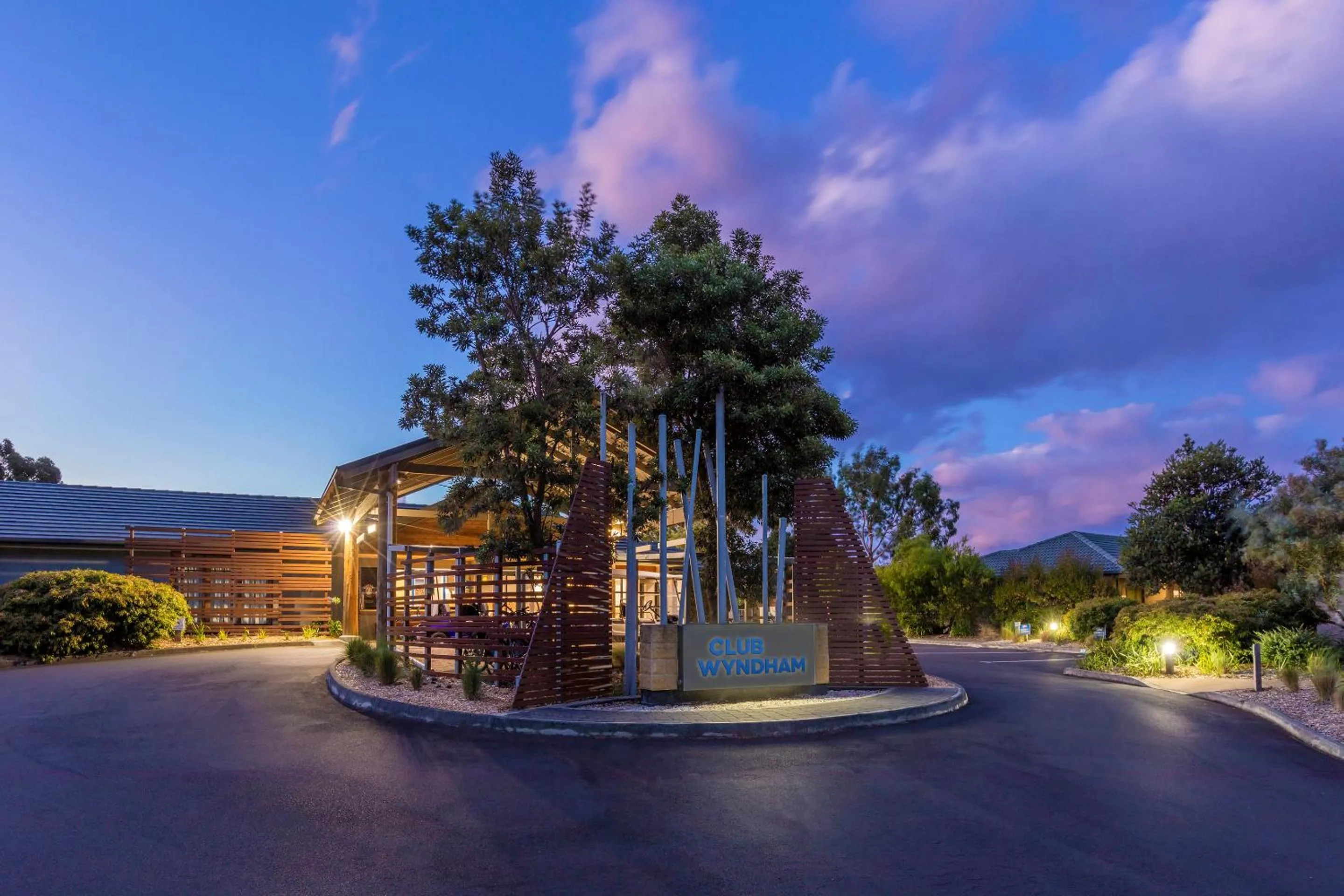 Lobby or reception in Club Wyndham Seven Mile Beach, Trademark Collection by Wyndham