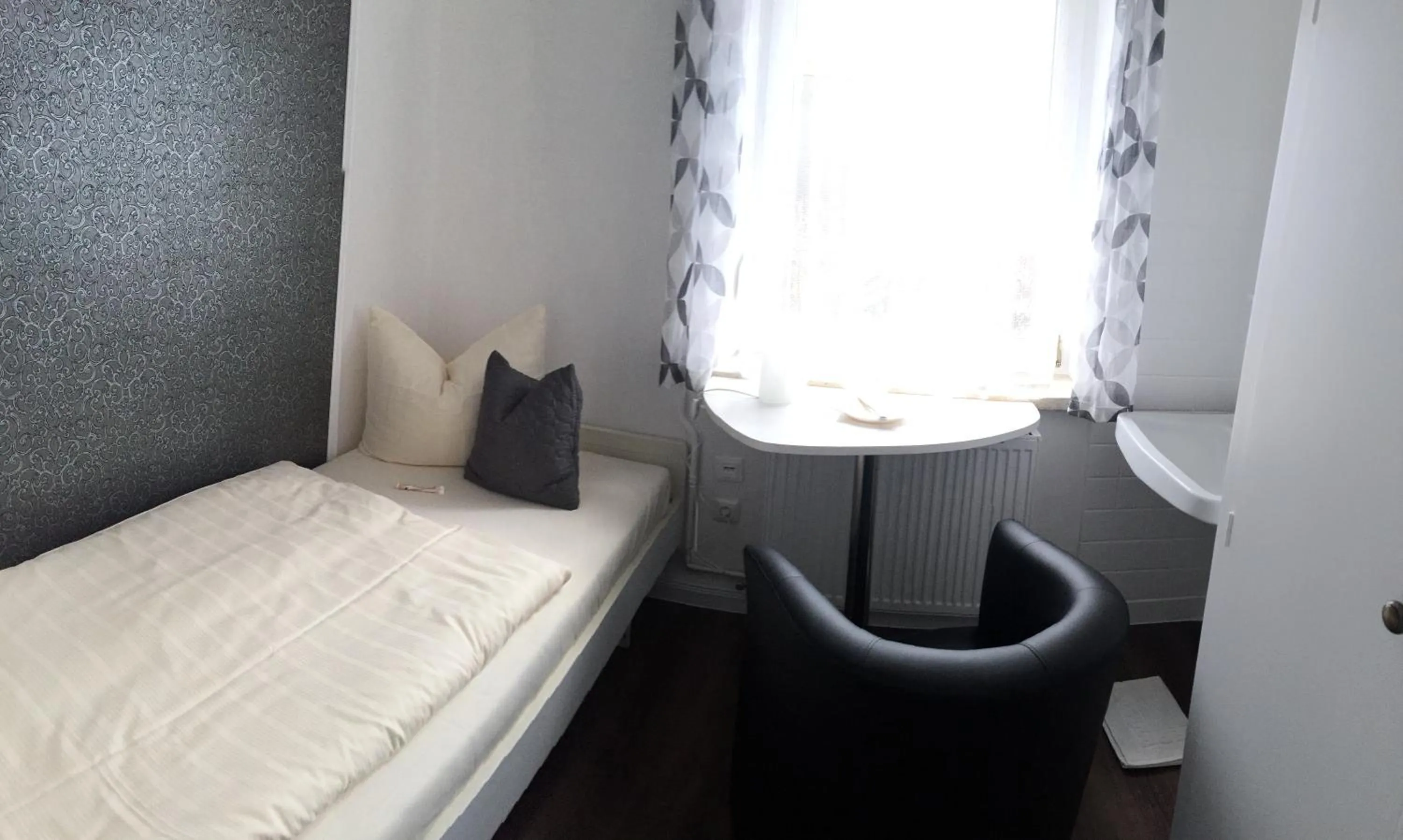 Photo of the whole room, Bed in Hotel Sonnenklause