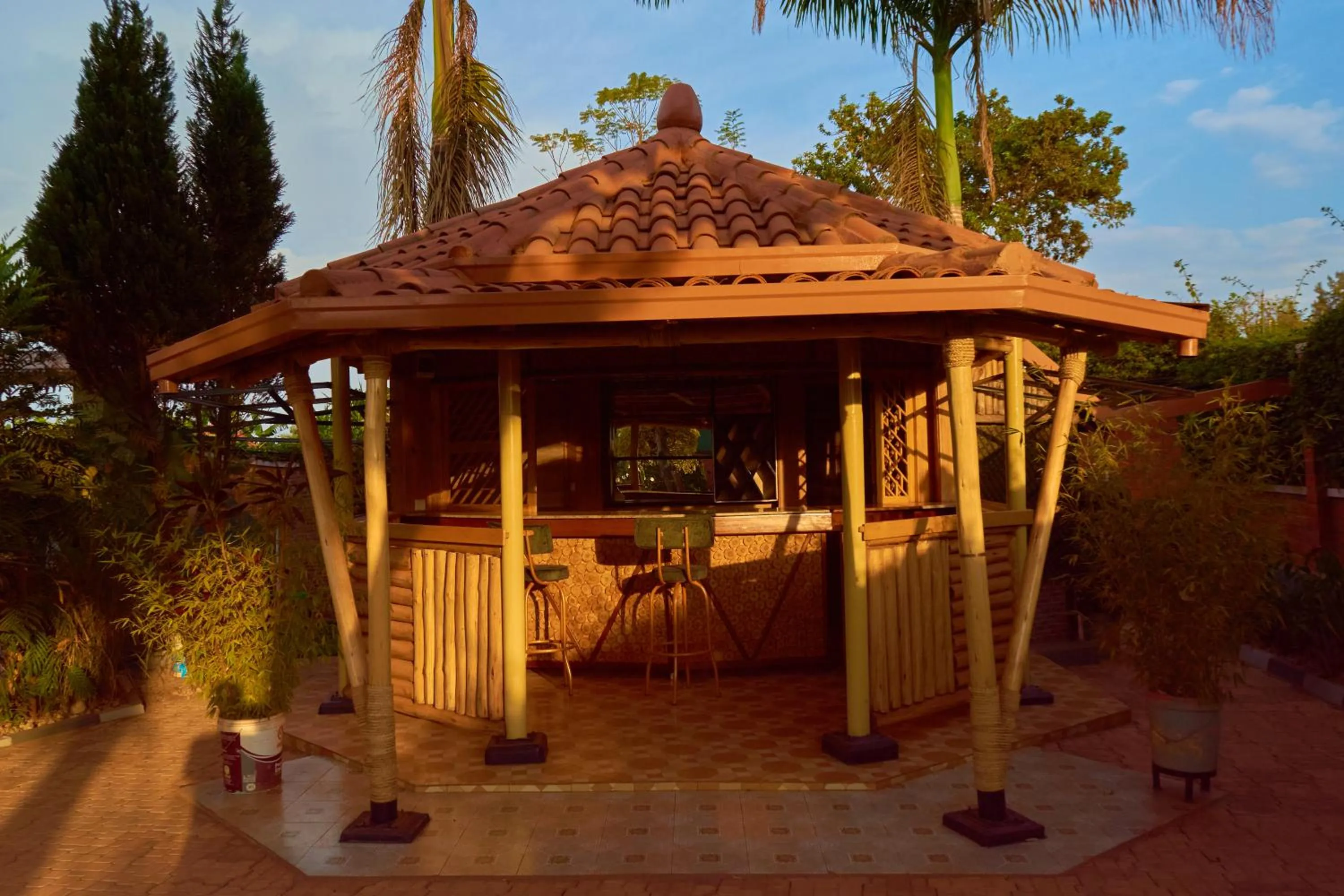 Restaurant/places to eat in Umugano Villa