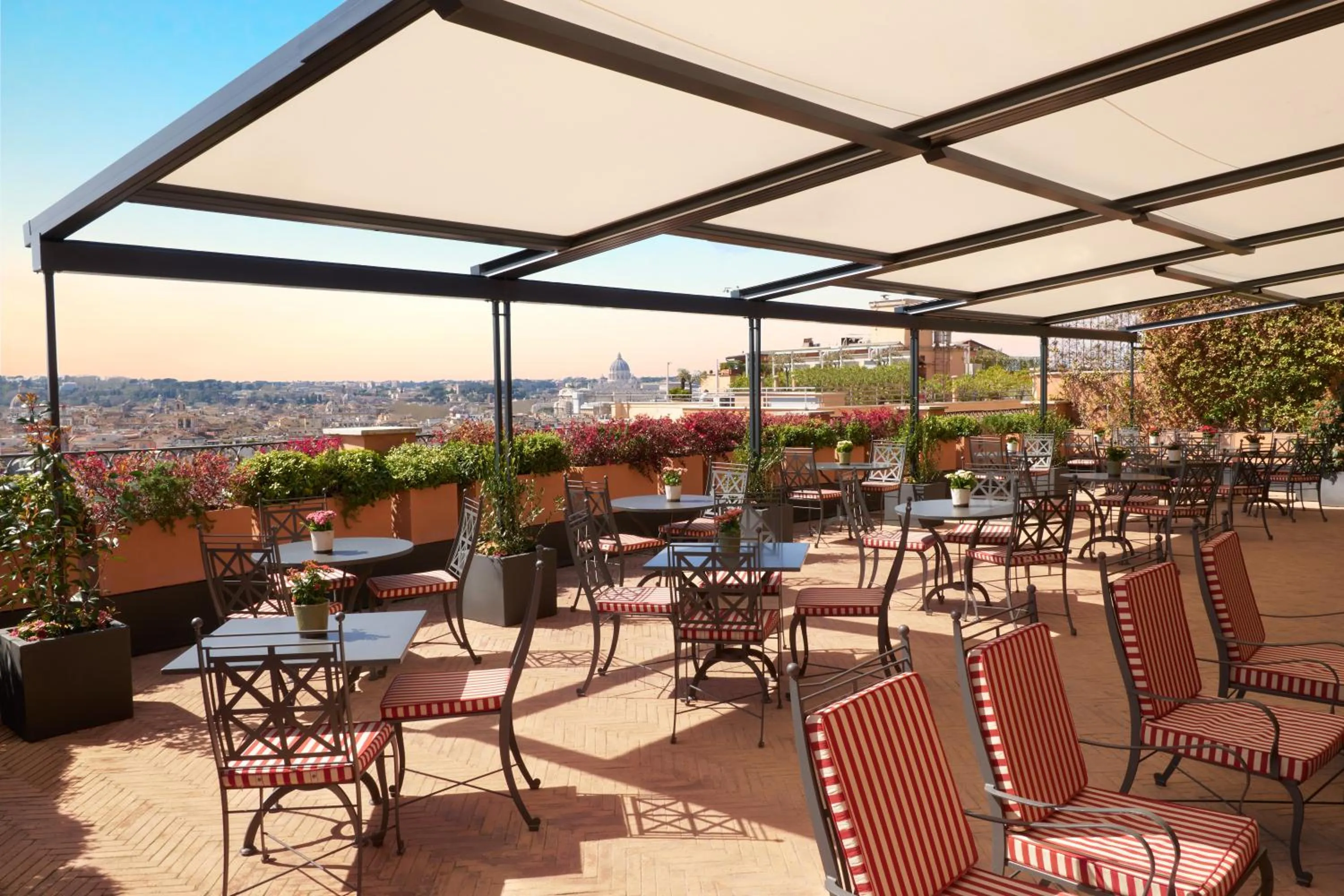 Restaurant/places to eat in Rocco Forte Hotel De La Ville