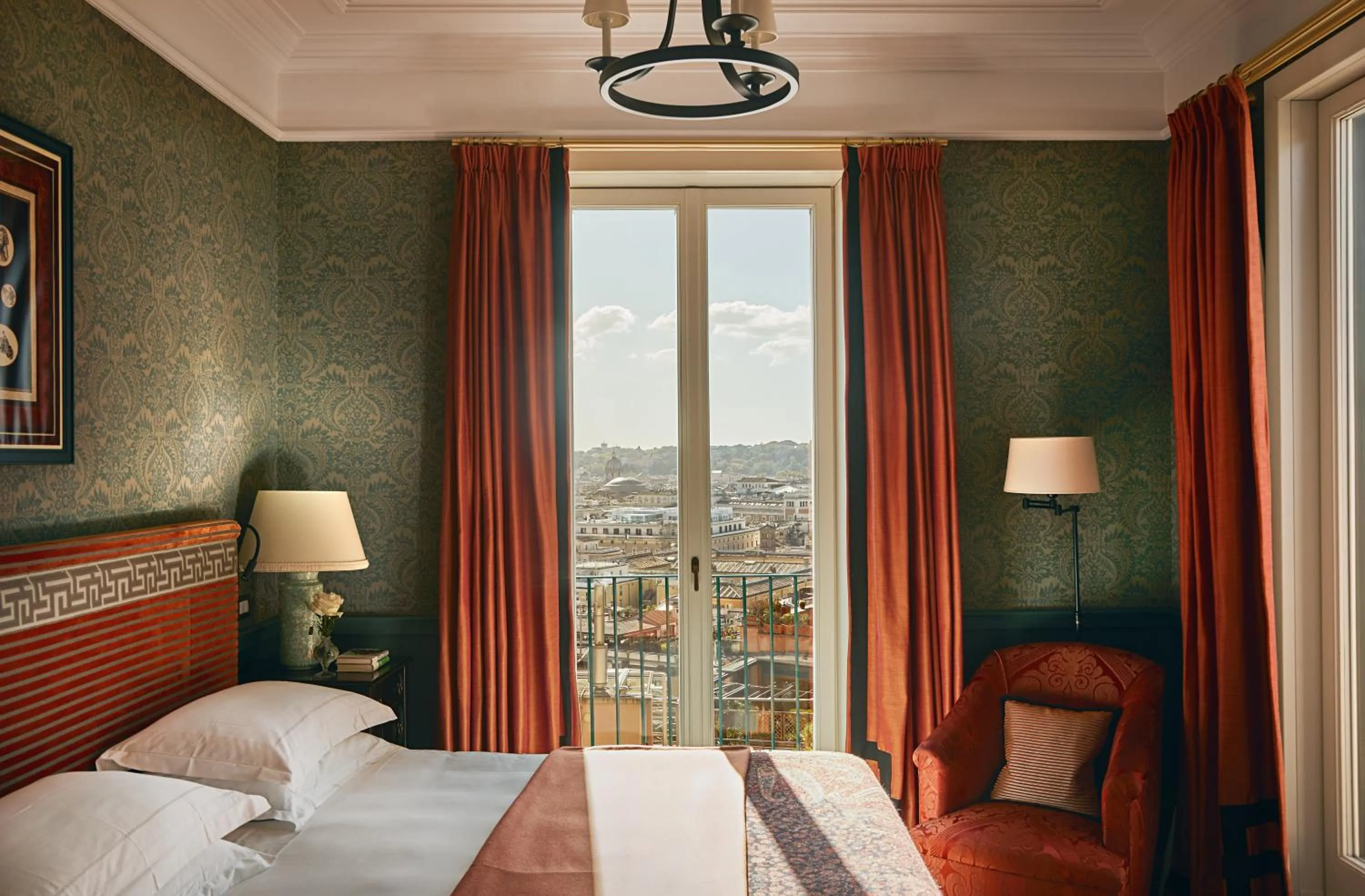 Nearby landmark, Bed in Rocco Forte Hotel De La Ville