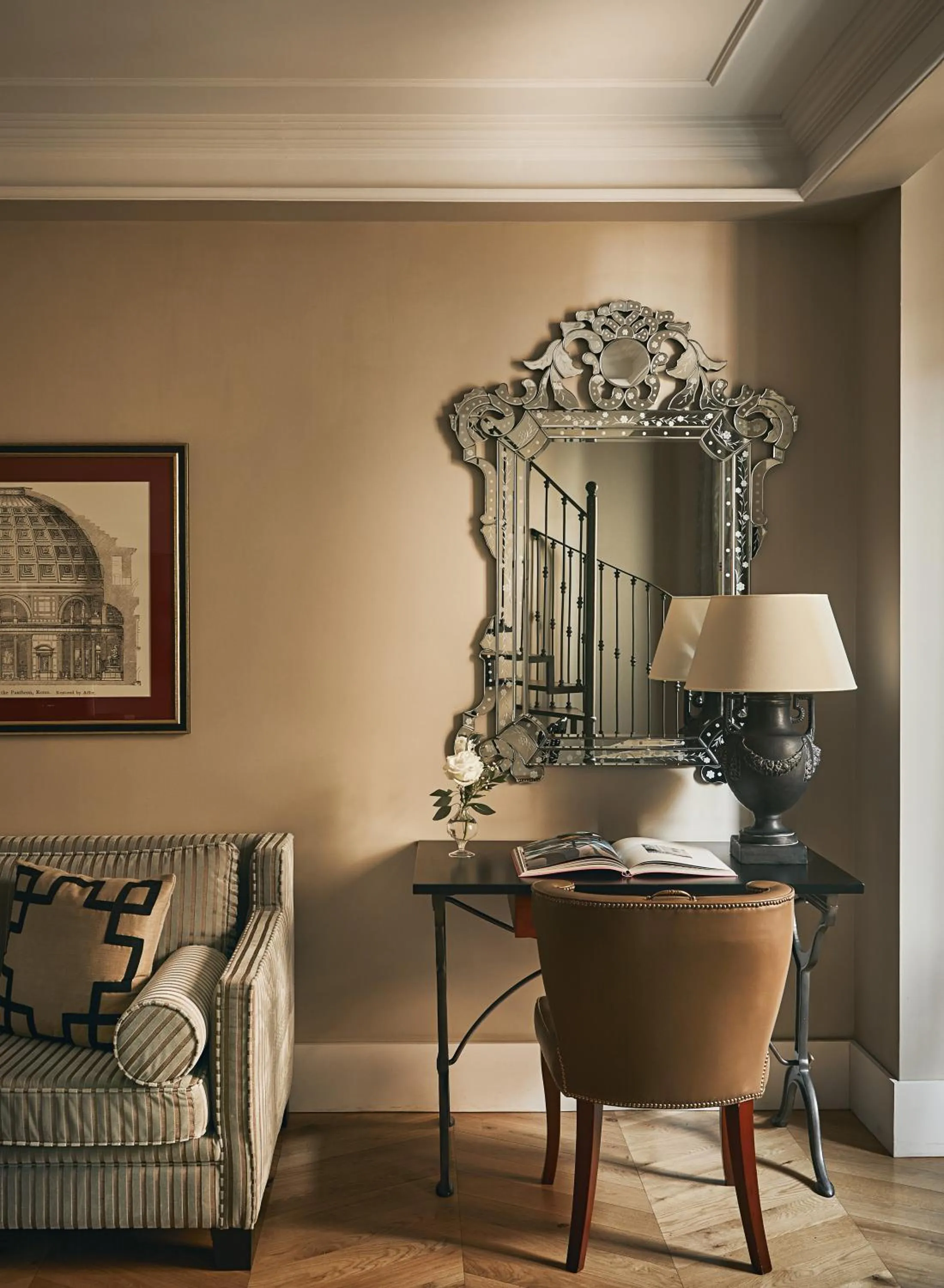 Living room in Rocco Forte Hotel De La Ville