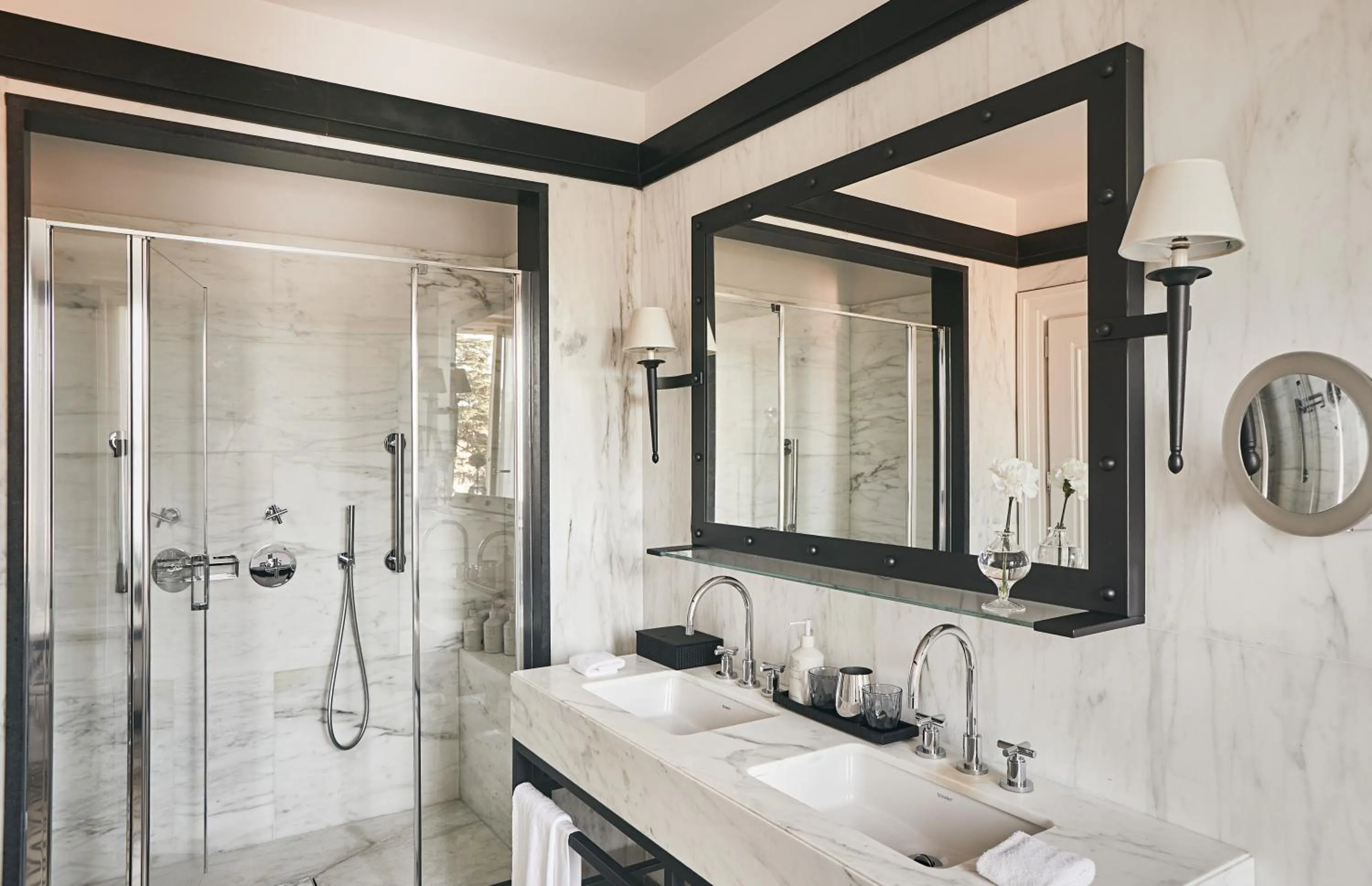 Shower in Rocco Forte Hotel De La Ville