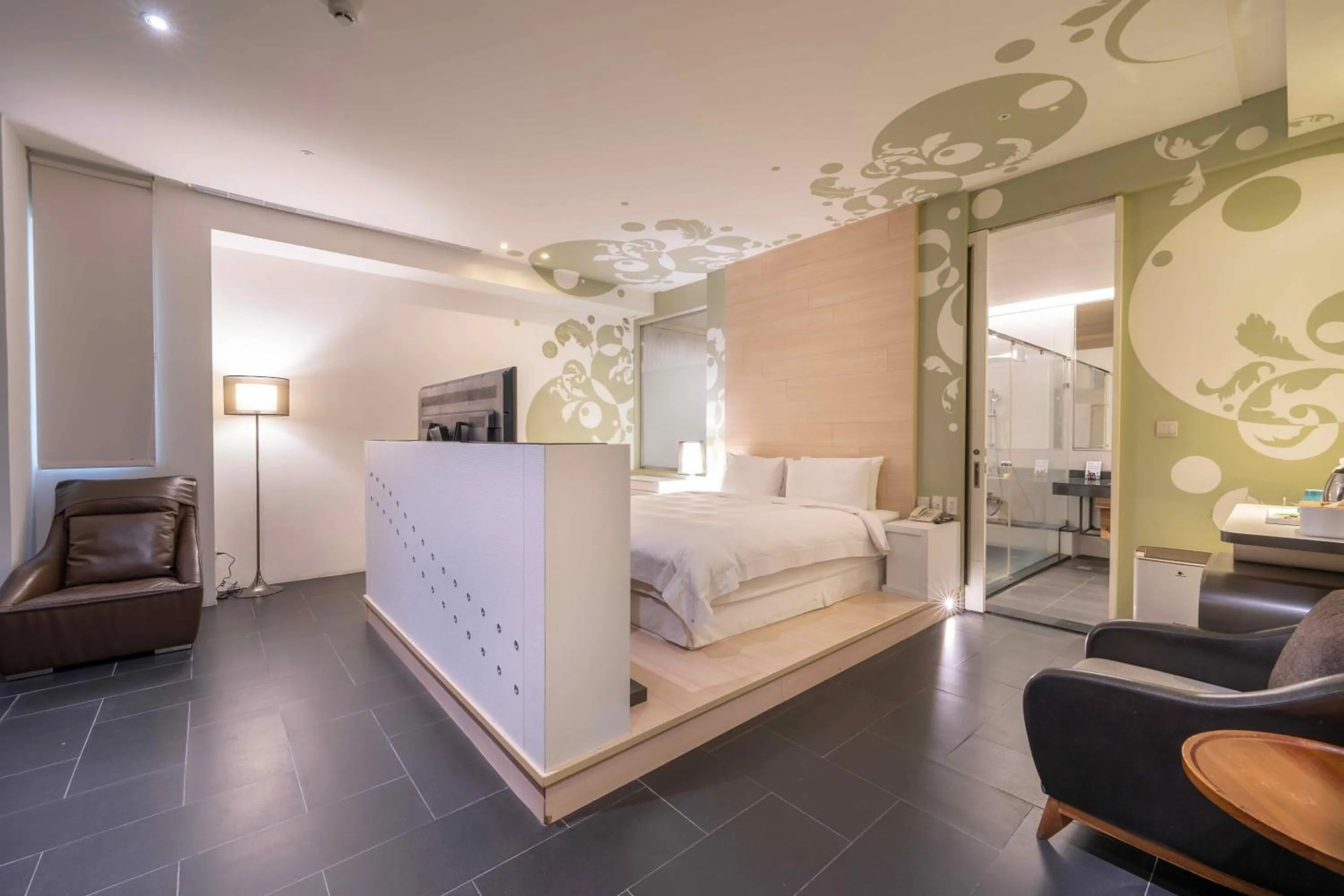 Photo of the whole room, Bed in No. 9 Hotel