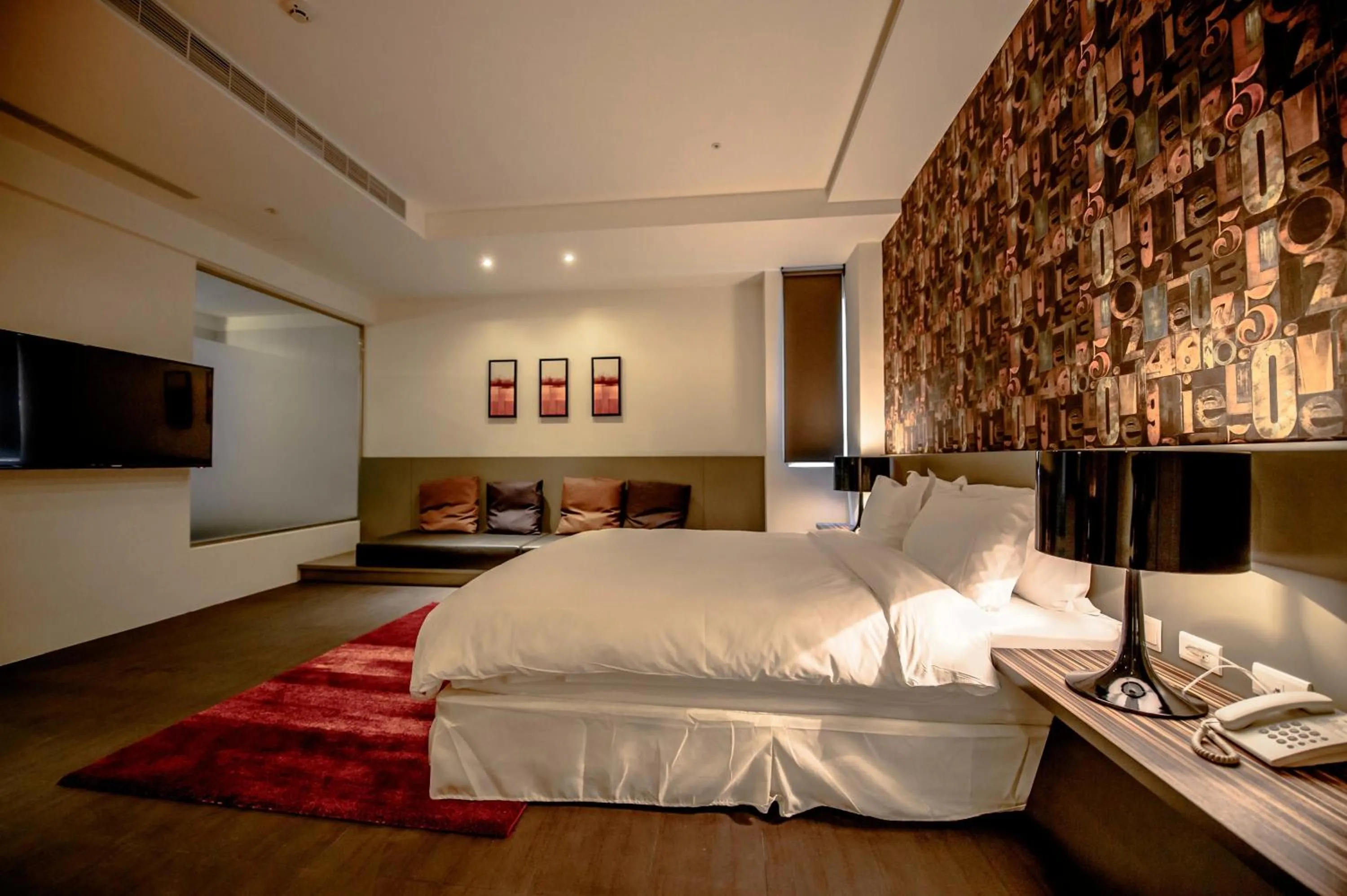 Photo of the whole room, Bed in No. 9 Hotel
