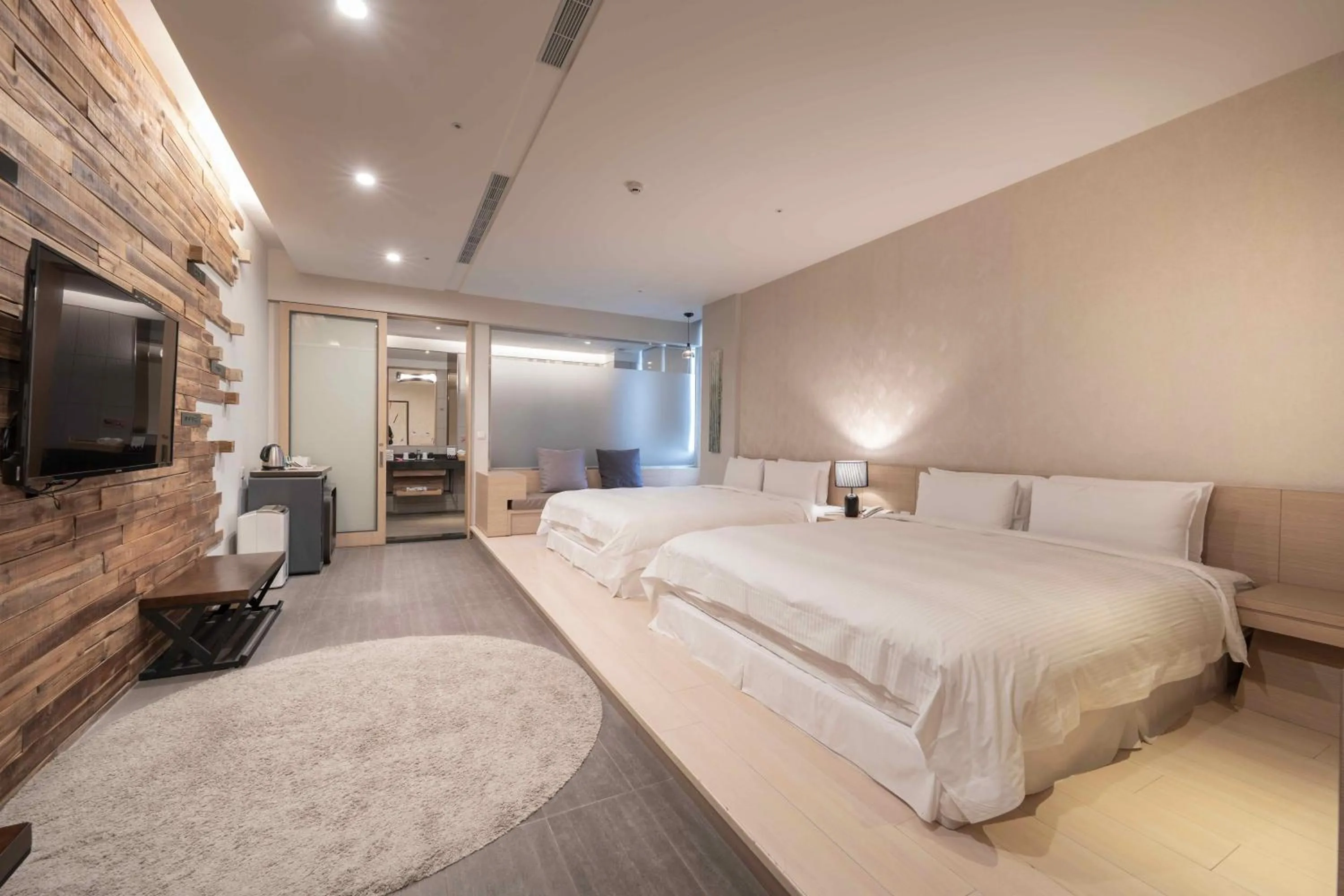 Photo of the whole room, Bed in No. 9 Hotel