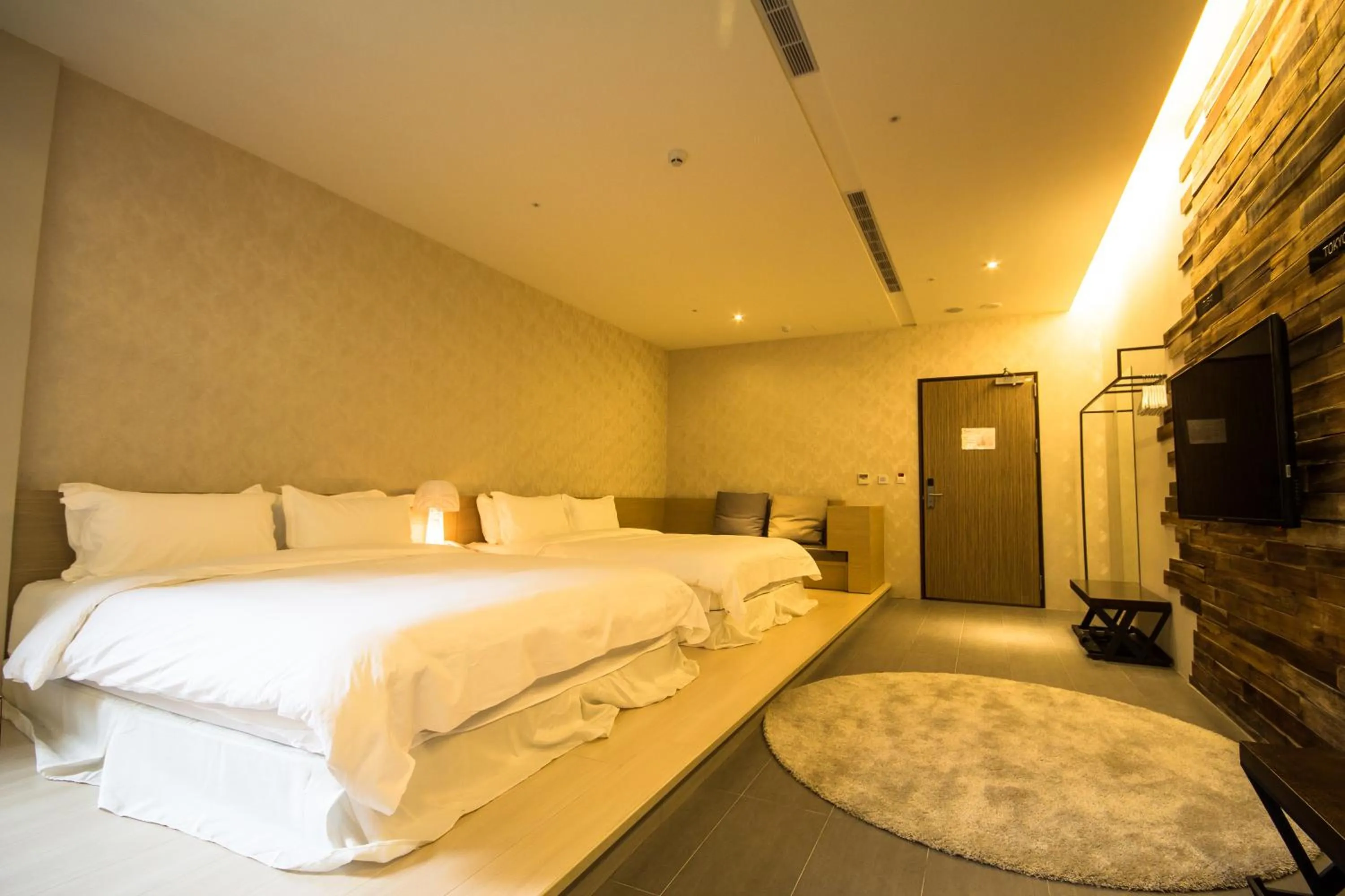 Photo of the whole room, Bed in No. 9 Hotel