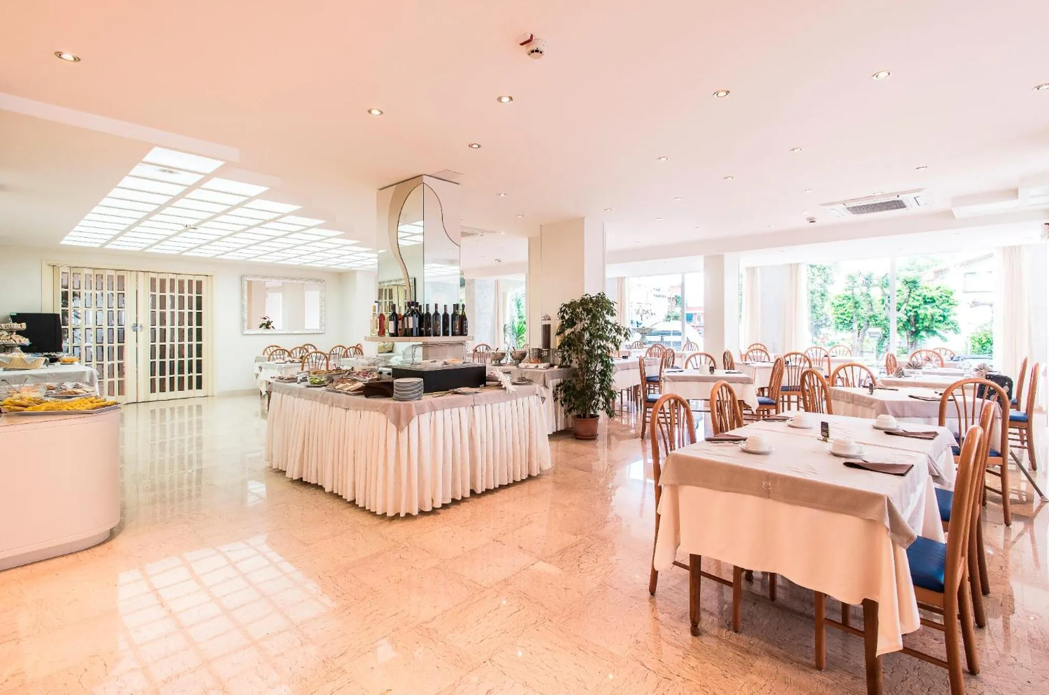 Restaurant/places to eat in Hotel Losanna