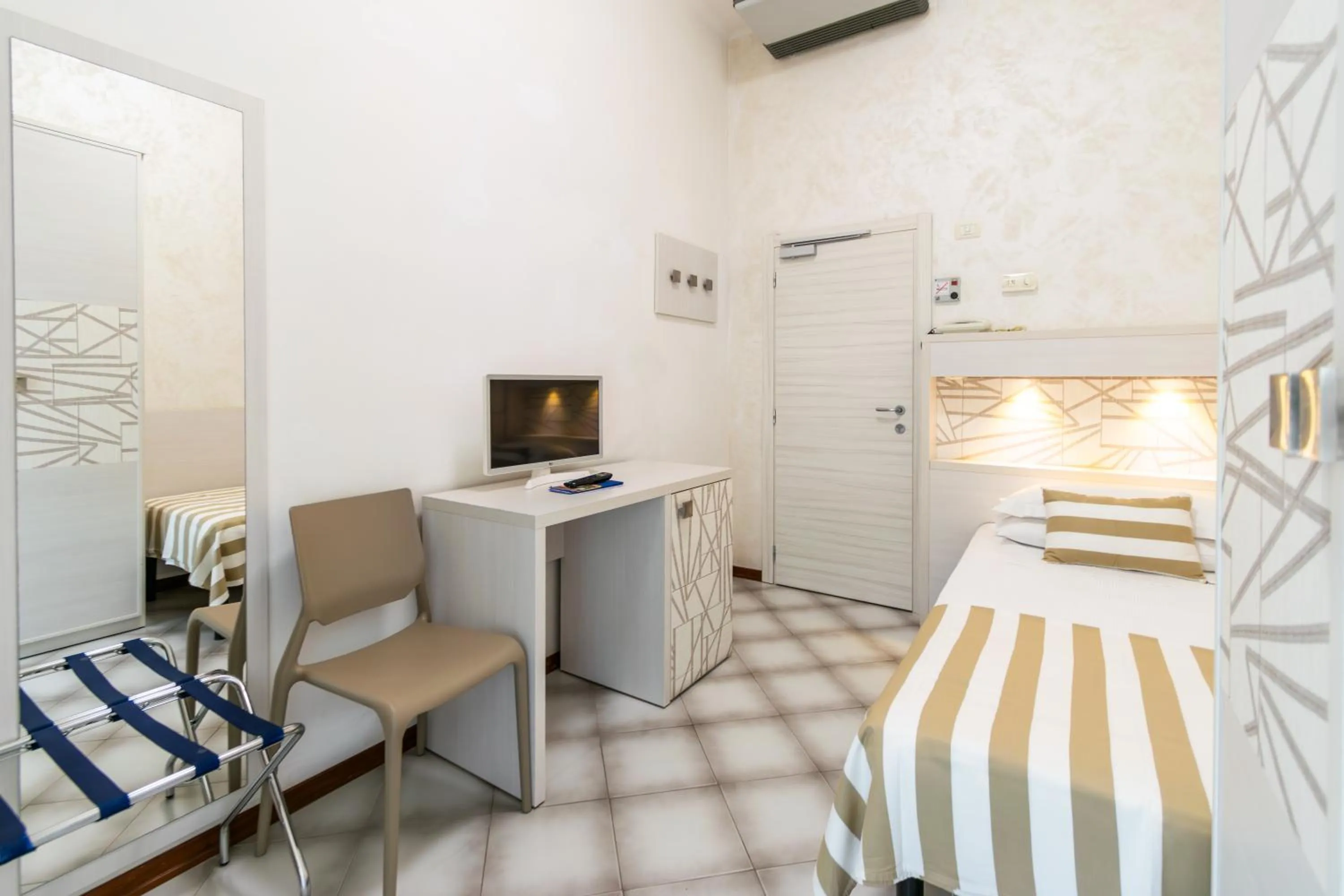 Bed in Hotel Losanna