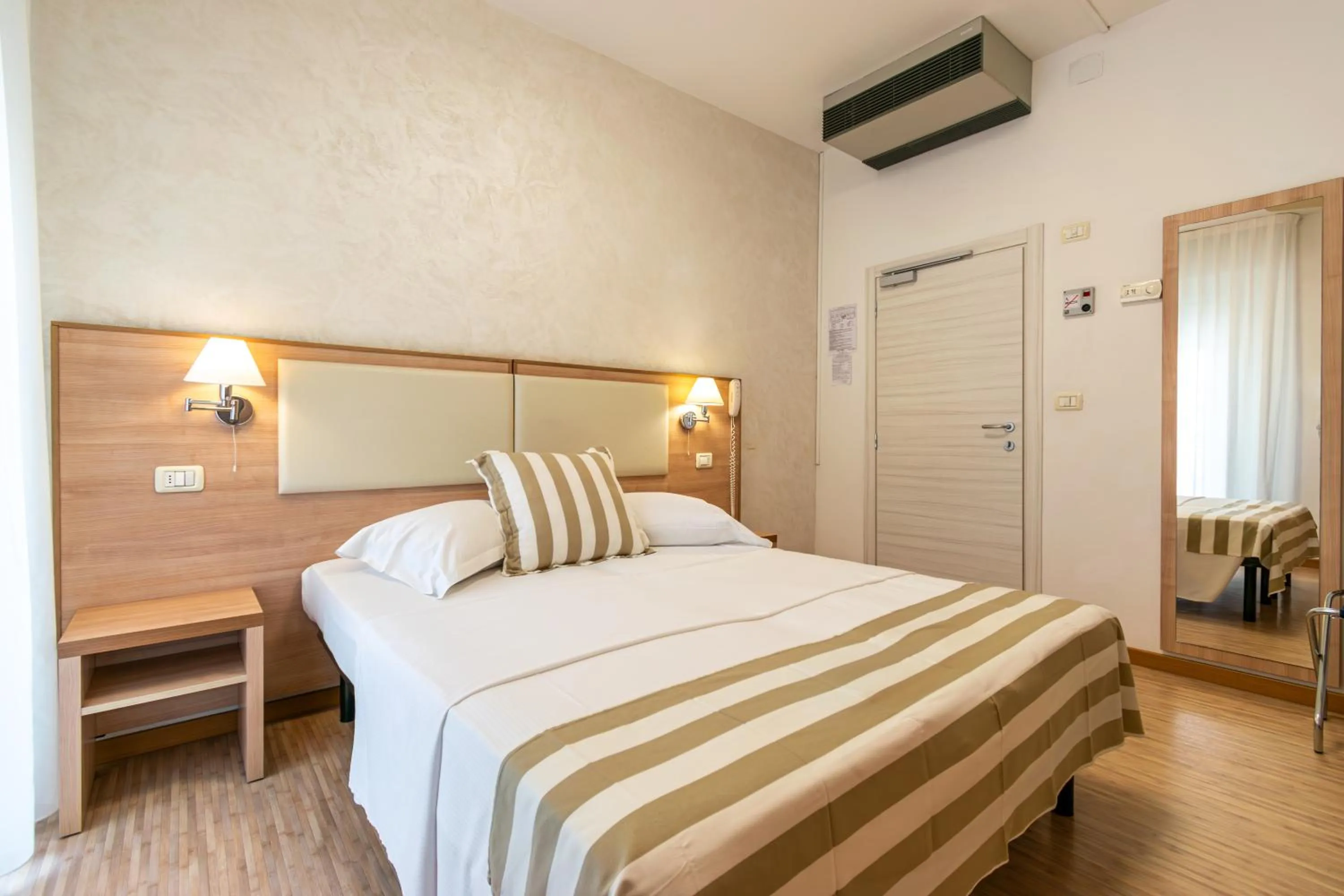 Bed in Hotel Losanna