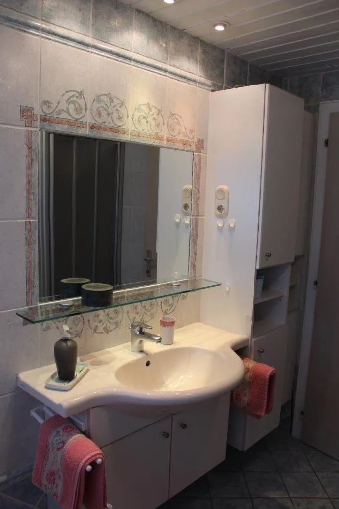 Bathroom in Ferienwohnung Stuibenfall