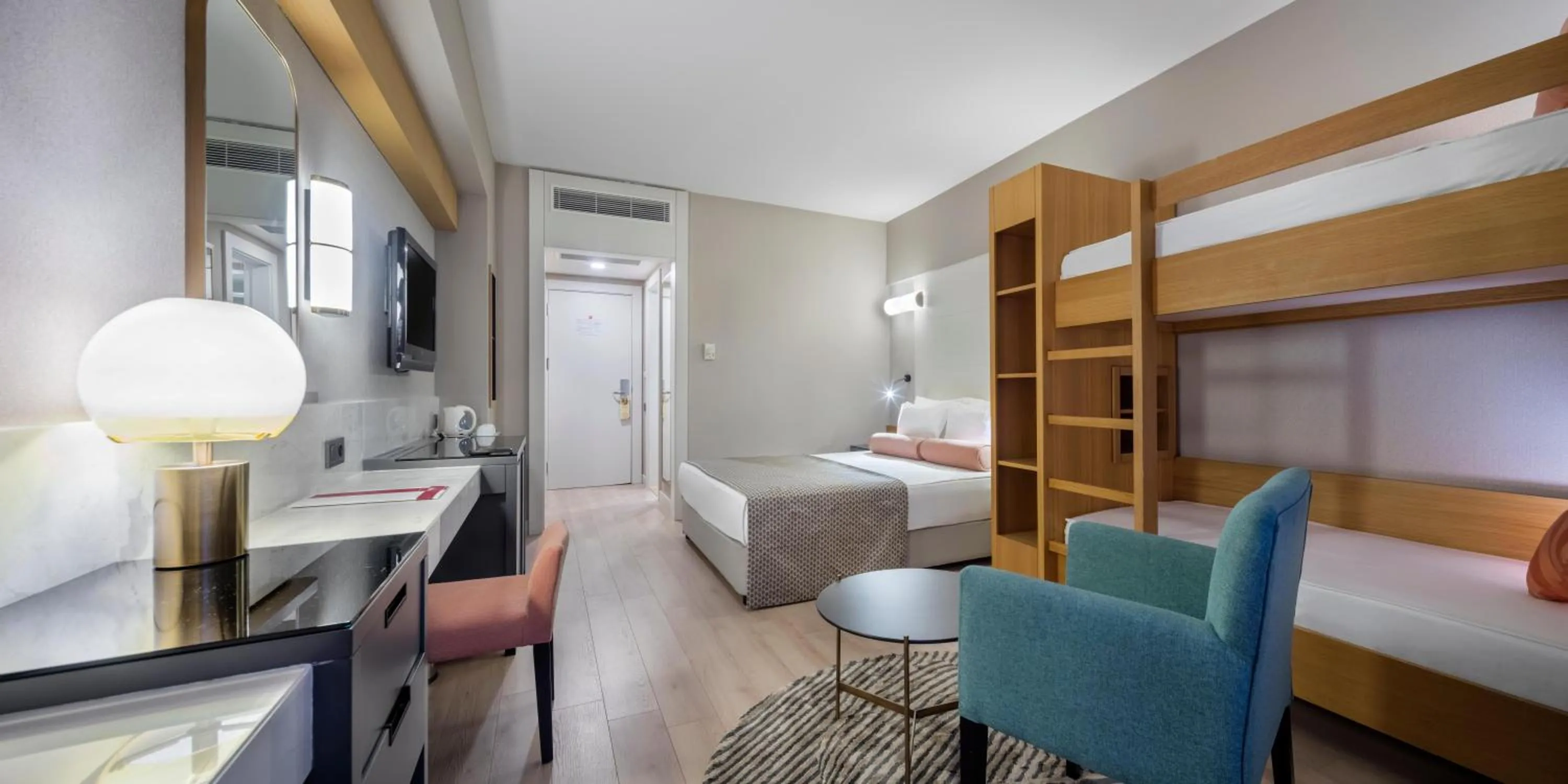 Photo of the whole room, Bed in Trendy Aspendos Beach