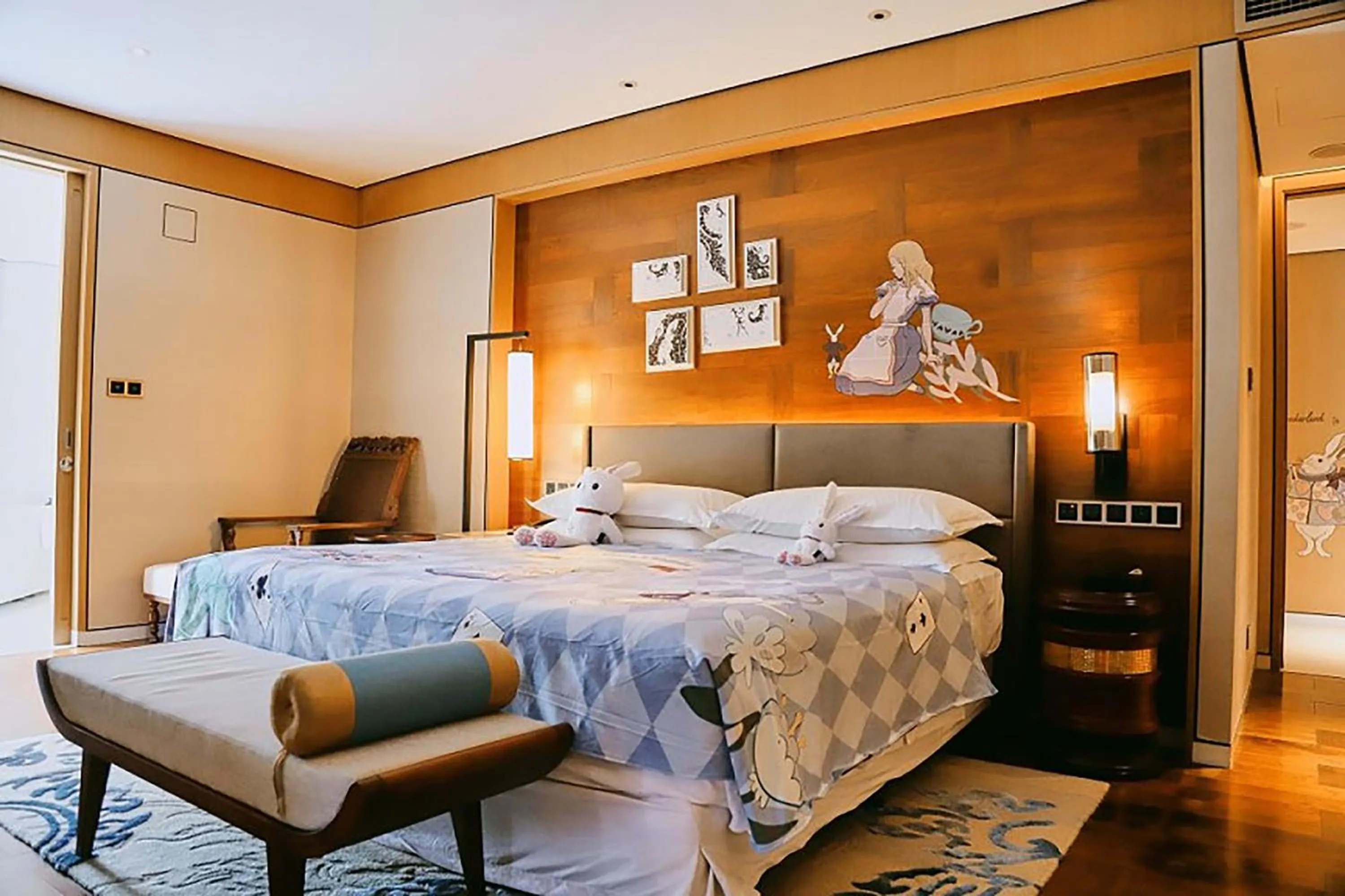 Bed in Sheraton Grand Xishuangbanna Hotel