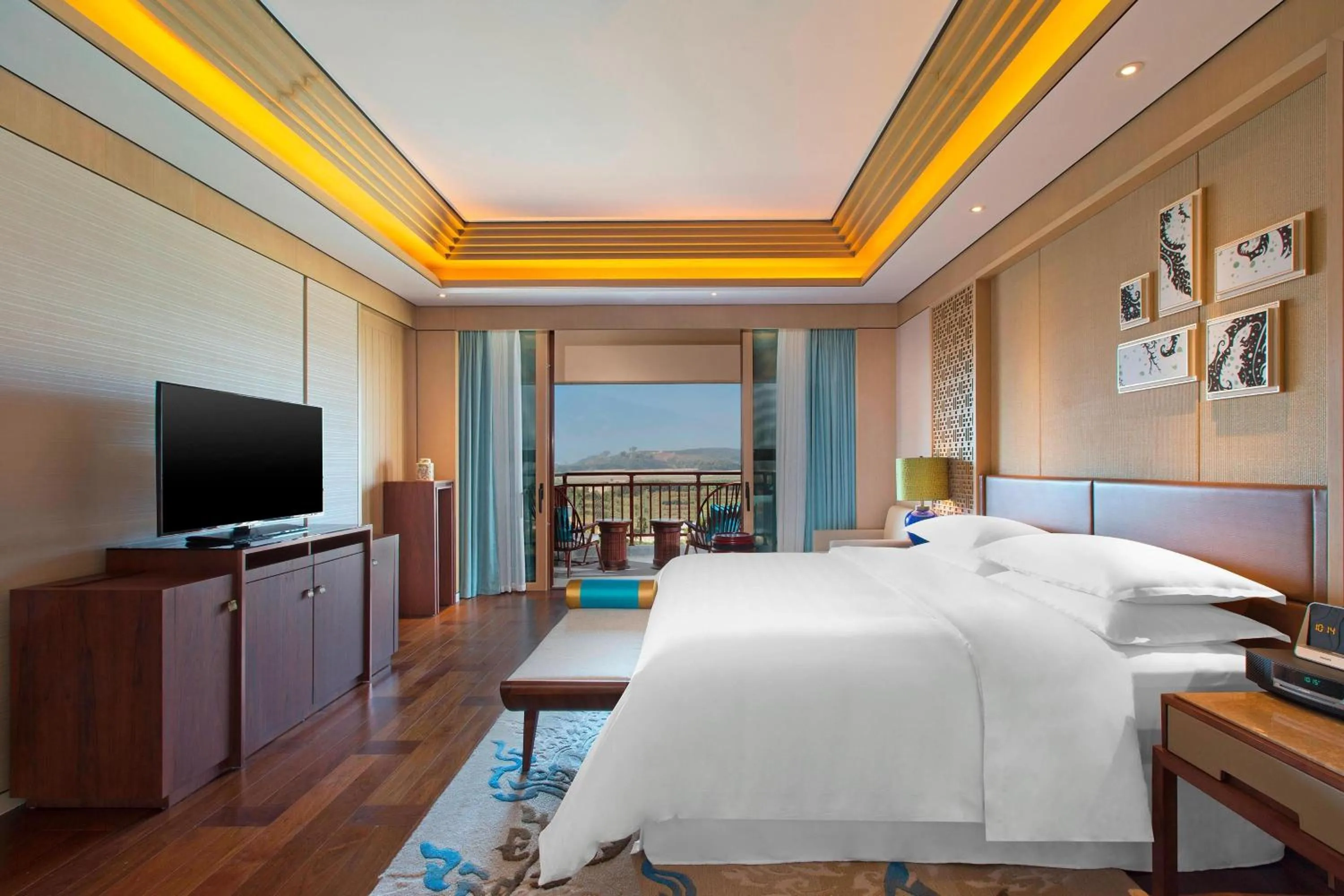 Bedroom, Bed in Sheraton Grand Xishuangbanna Hotel