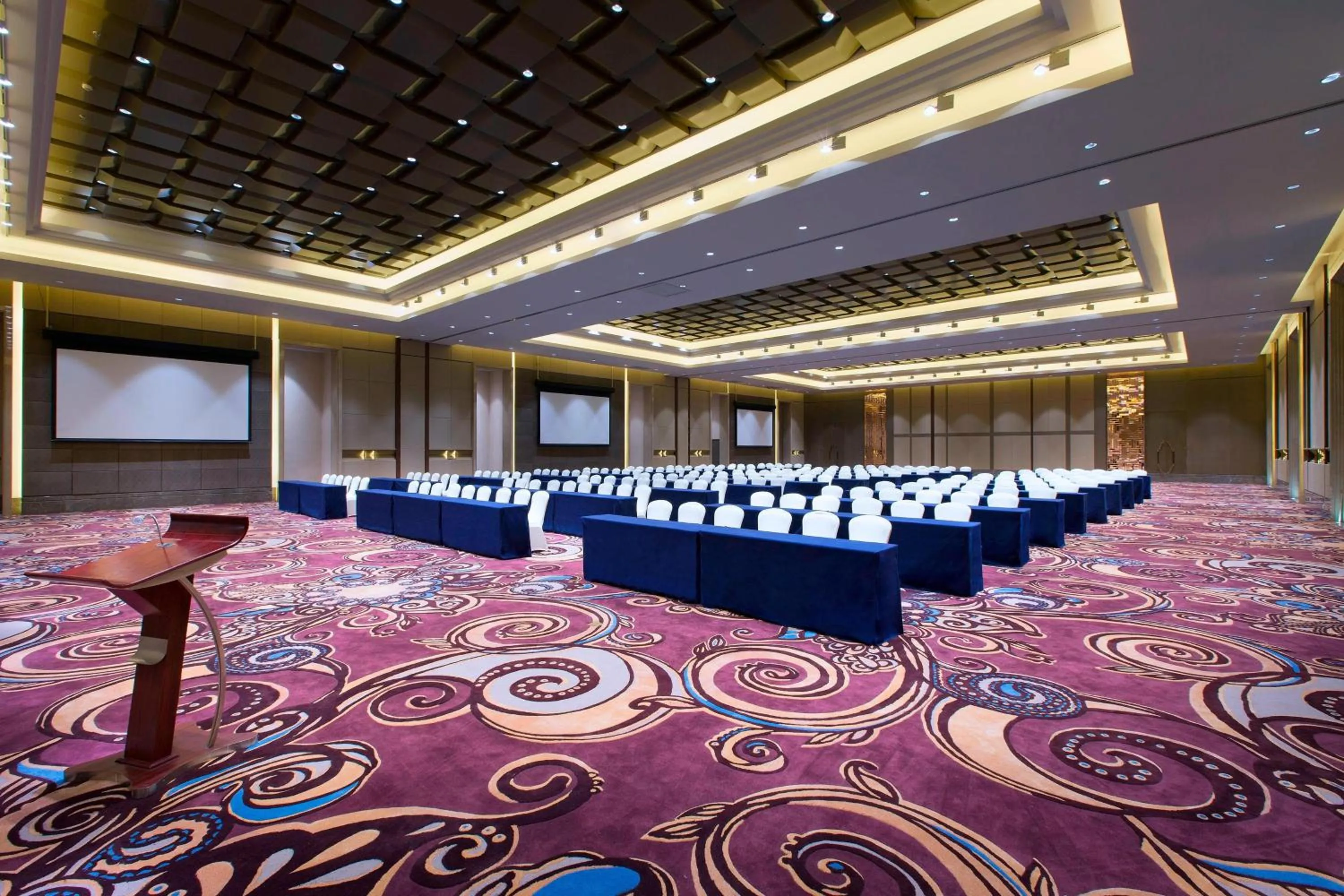 Meeting/conference room in Sheraton Grand Xishuangbanna Hotel