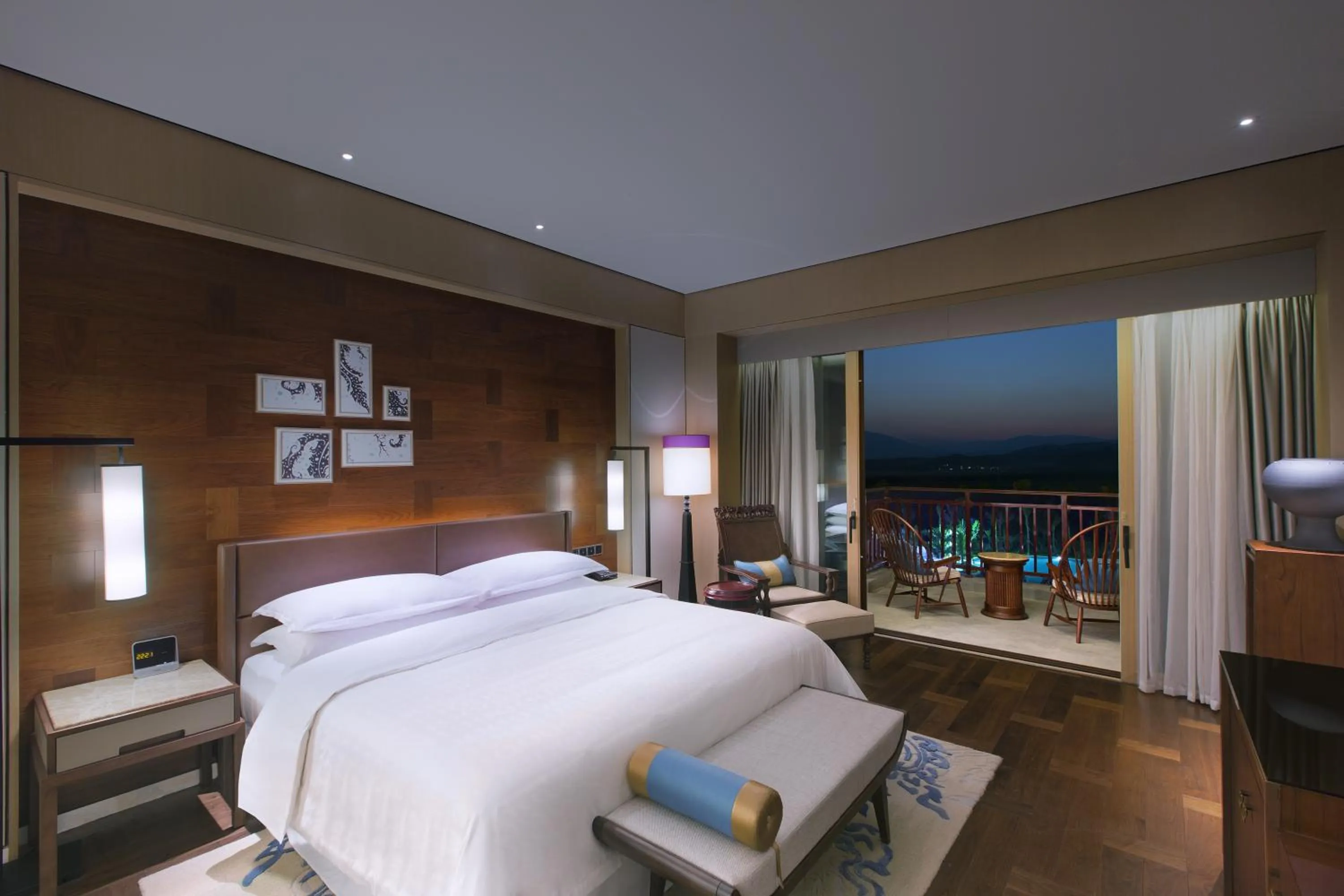 Bed in Sheraton Grand Xishuangbanna Hotel