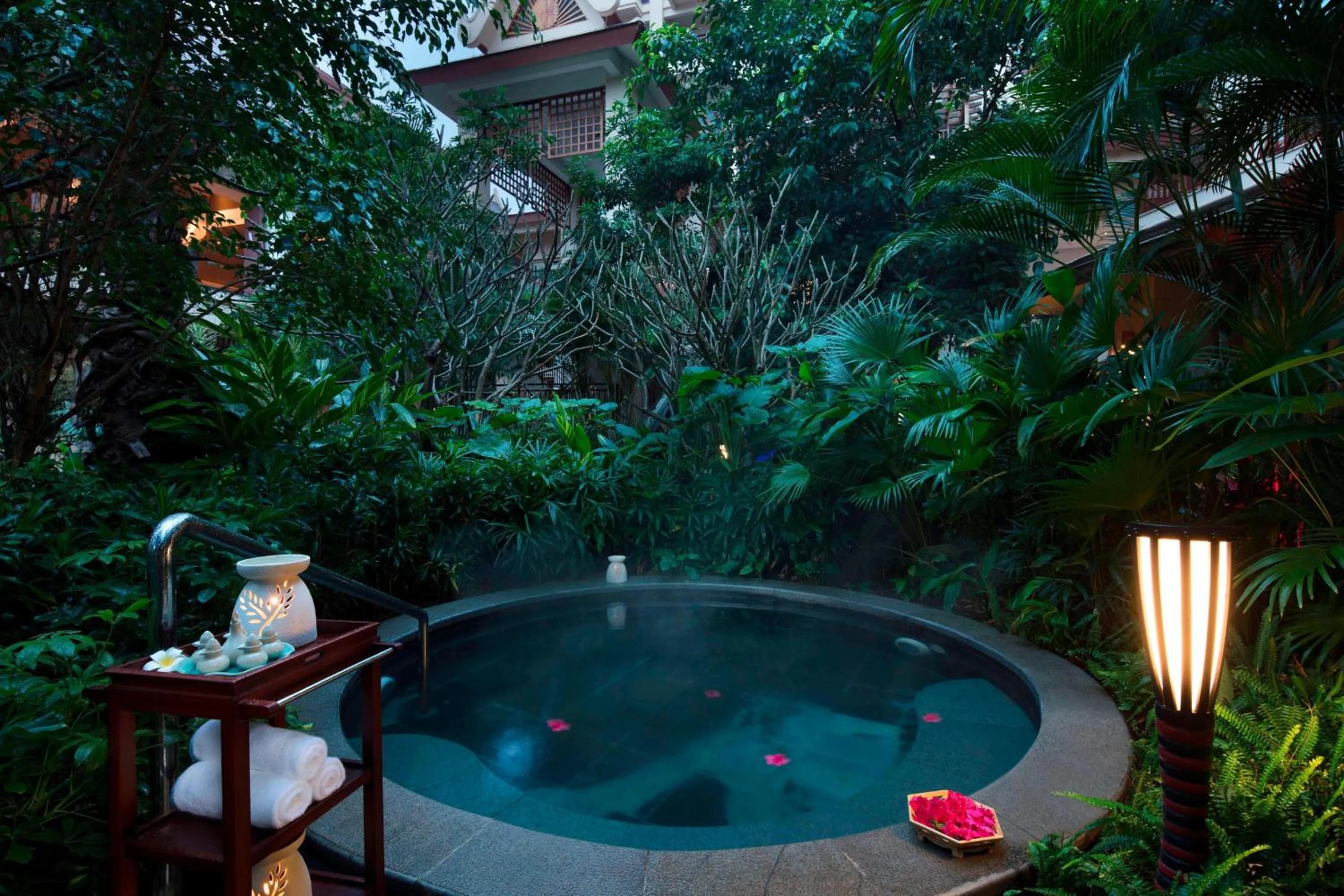 Swimming pool in Sheraton Grand Xishuangbanna Hotel