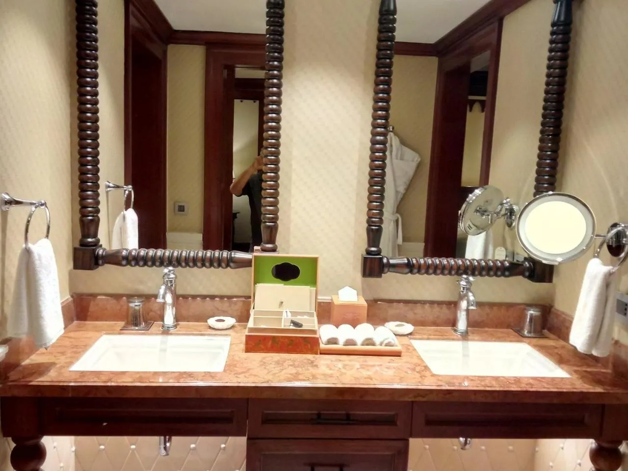 Bathroom in ITC Grand Bharat, a Luxury Collection Retreat, Gurgaon, New Delhi Capital Region