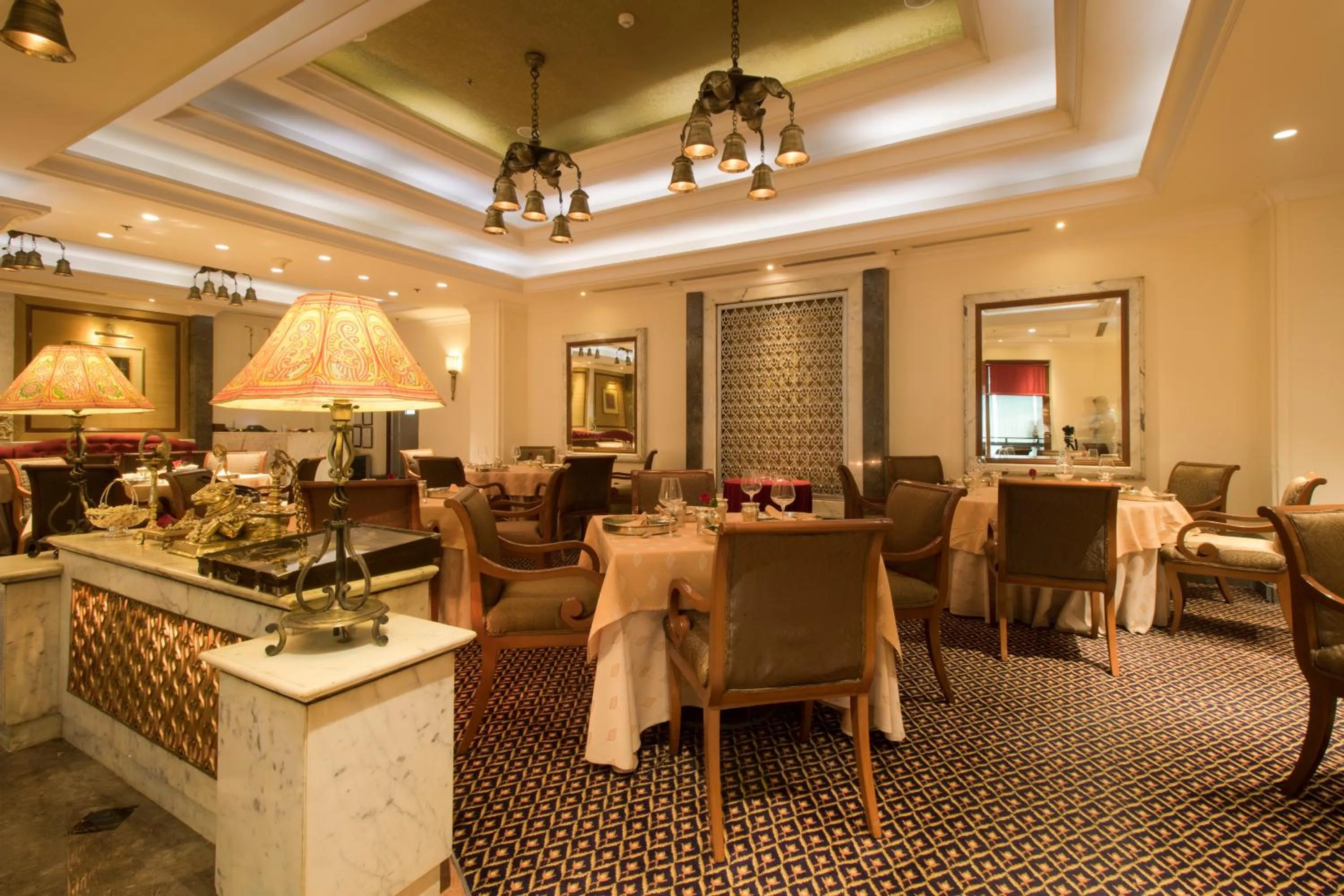 Restaurant/places to eat in Sheraton New Delhi Hotel