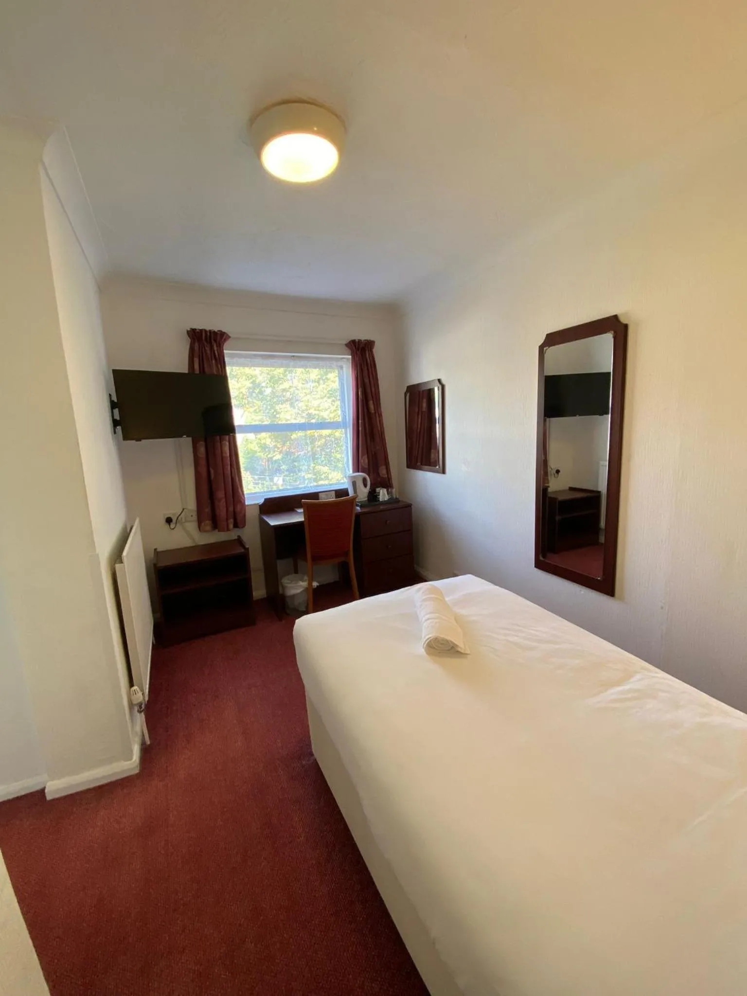 Bed in Tor Park Hotel