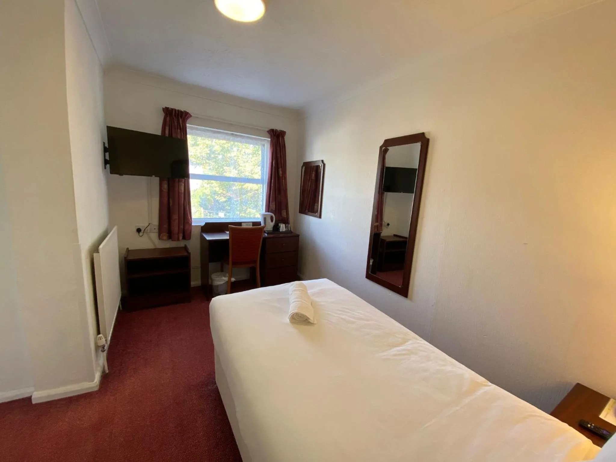 Bed in Tor Park Hotel