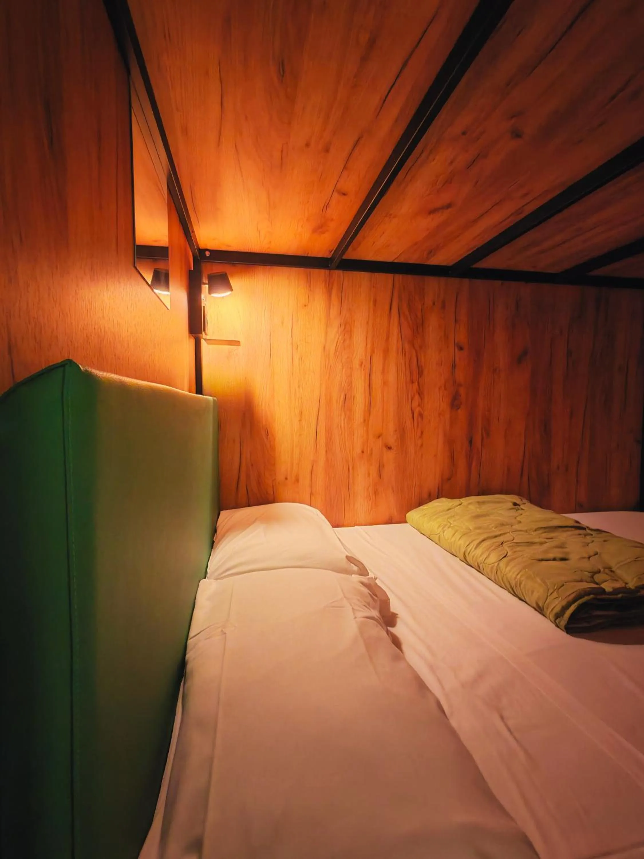 Bed in Urban Inn Madrid