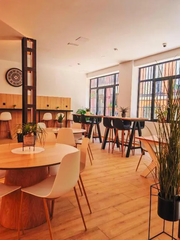Seating area in Urban Inn Madrid