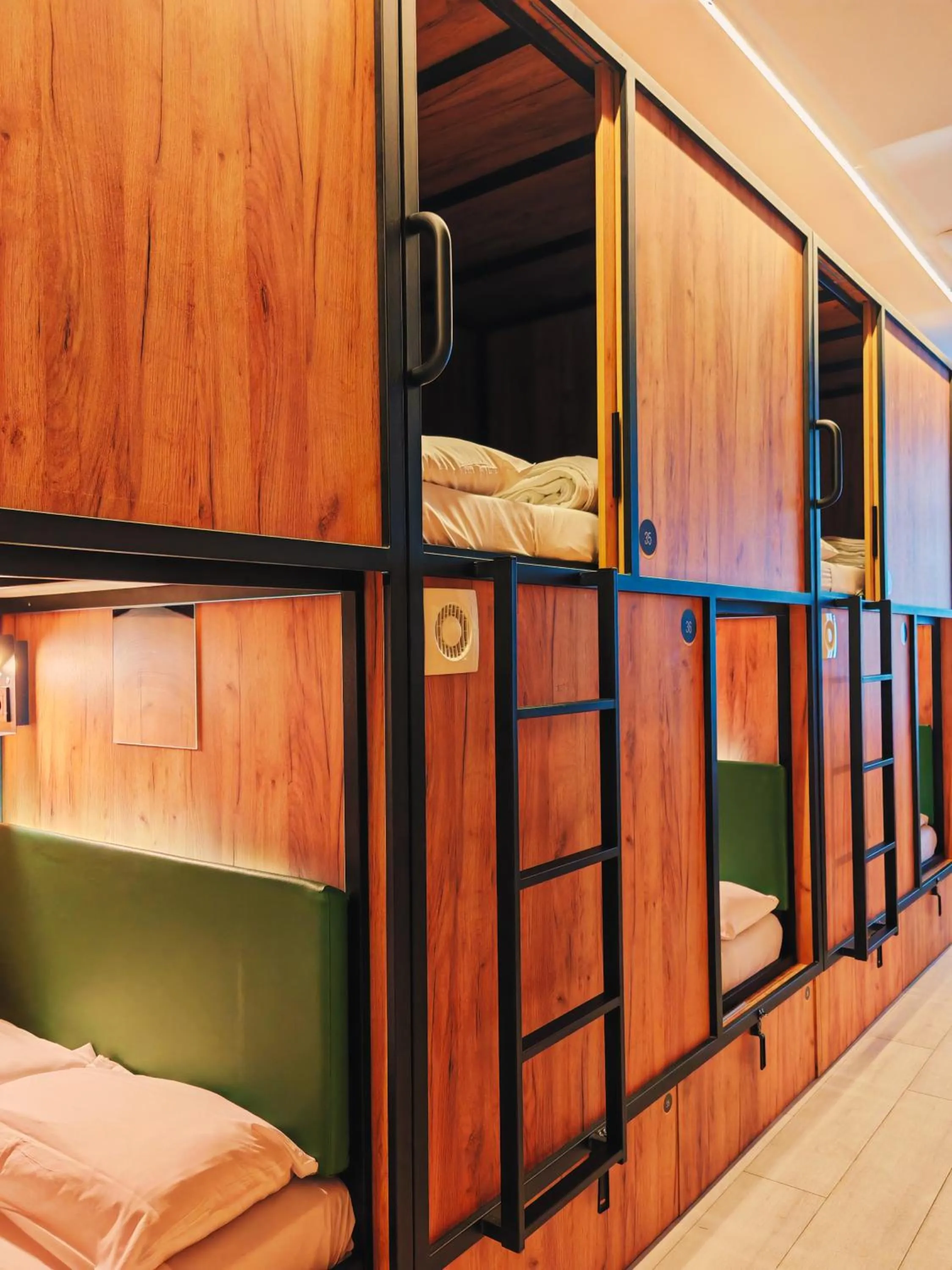 Bedroom, Bed in Urban Inn Madrid