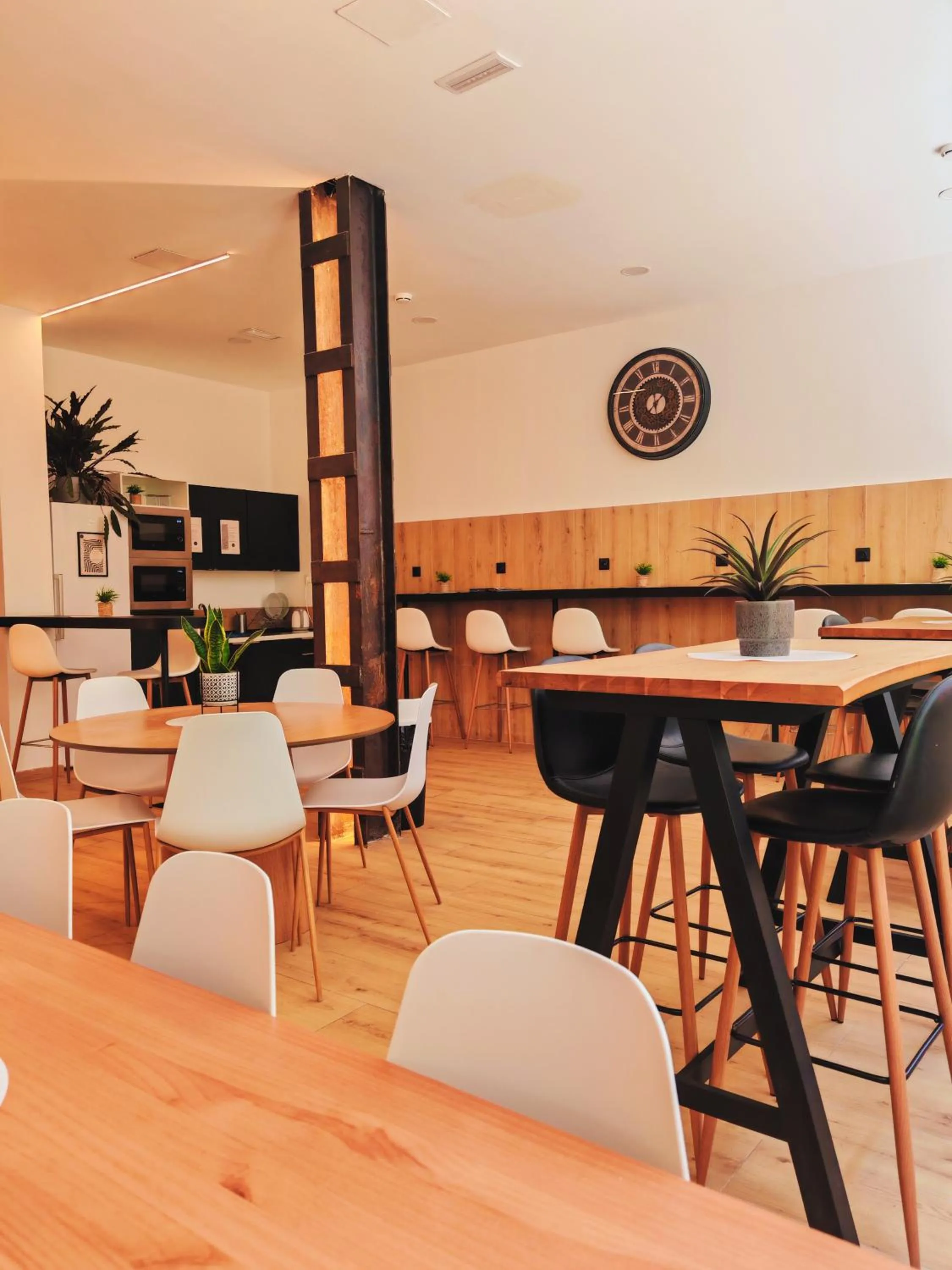 Dining area in Urban Inn Madrid