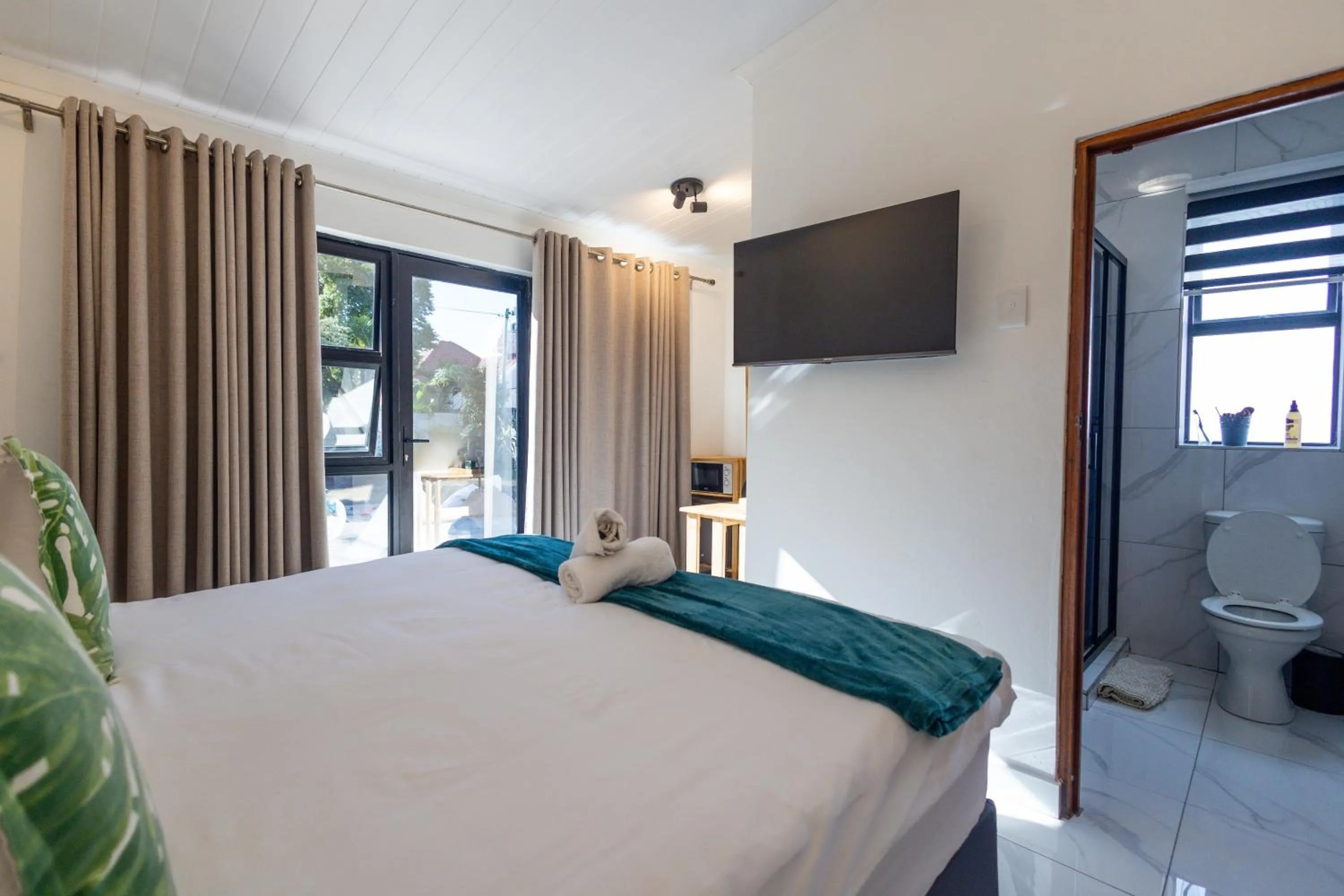 Bed in Fusion House B&B and Conference Venue