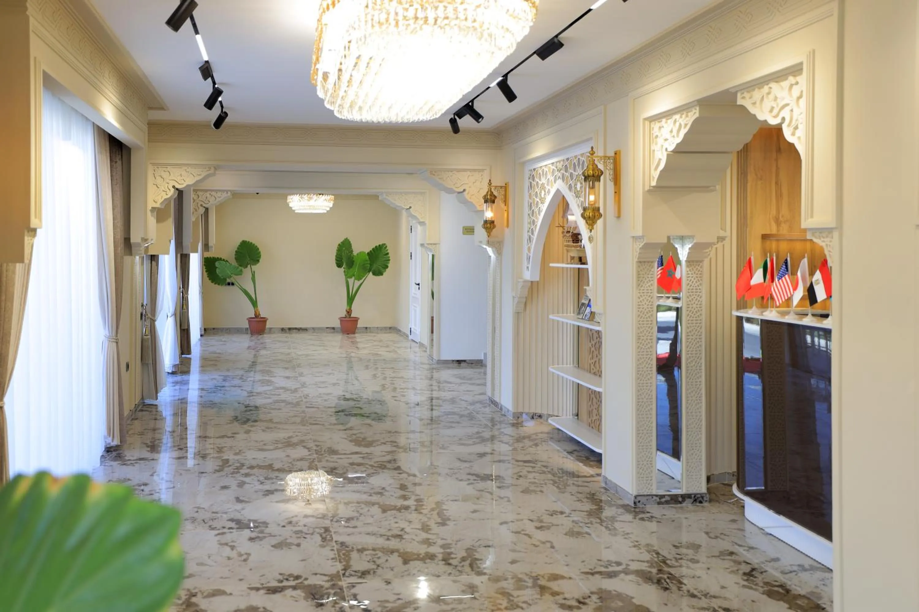 Communal lounge/ TV room in AMIR PLAZA hotel