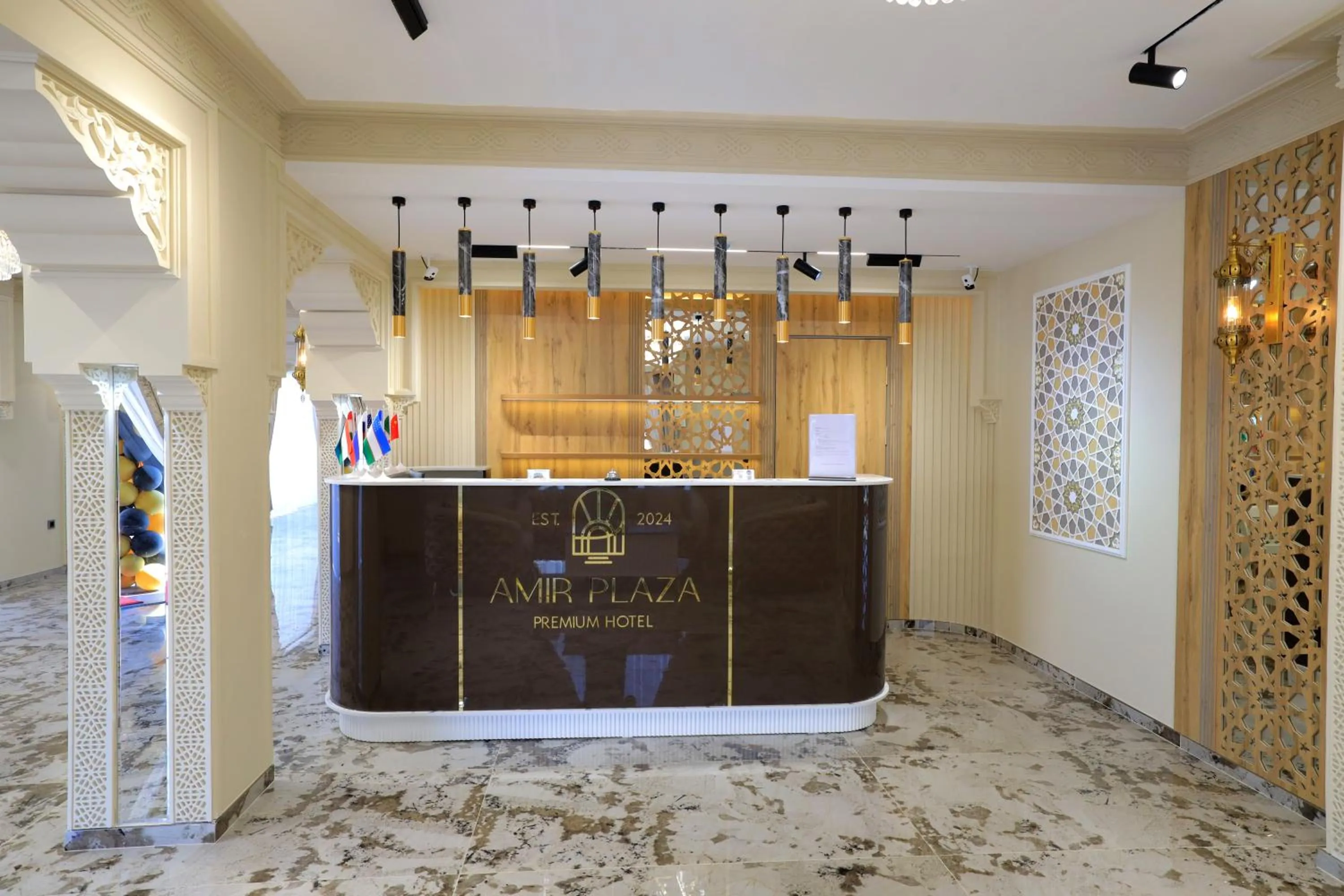 Communal lounge/ TV room in AMIR PLAZA hotel