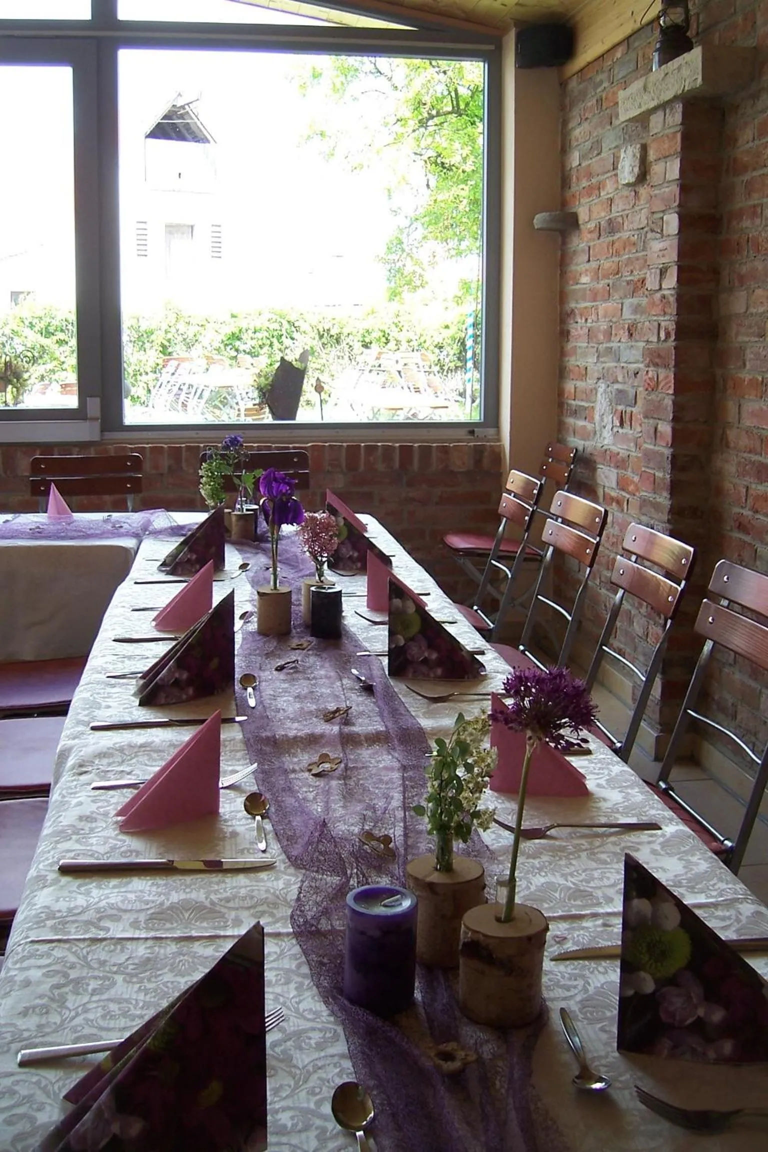 Restaurant/places to eat in Landhotel Zum Adler