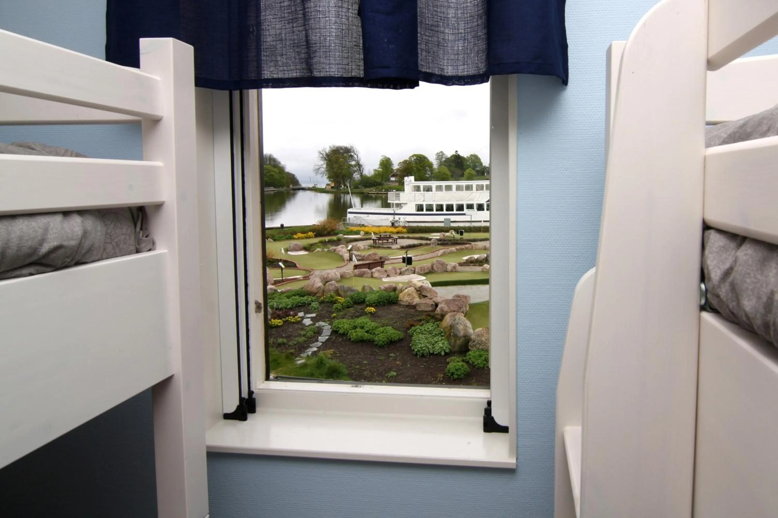 Patio, Bed in Bergs Slussar Vandrarhem & Stugor