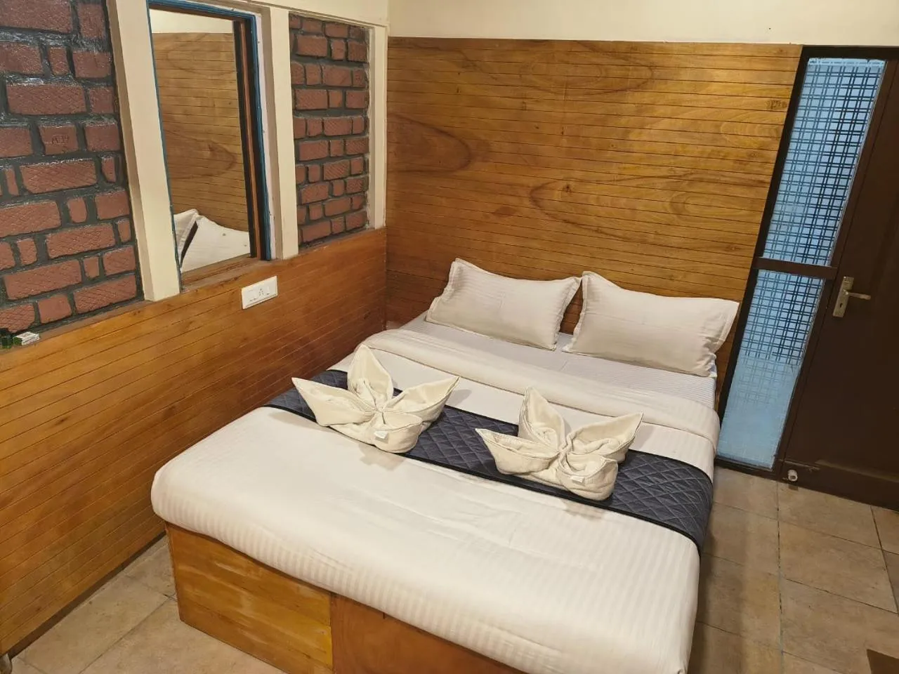Bed in Misty Valley Inn