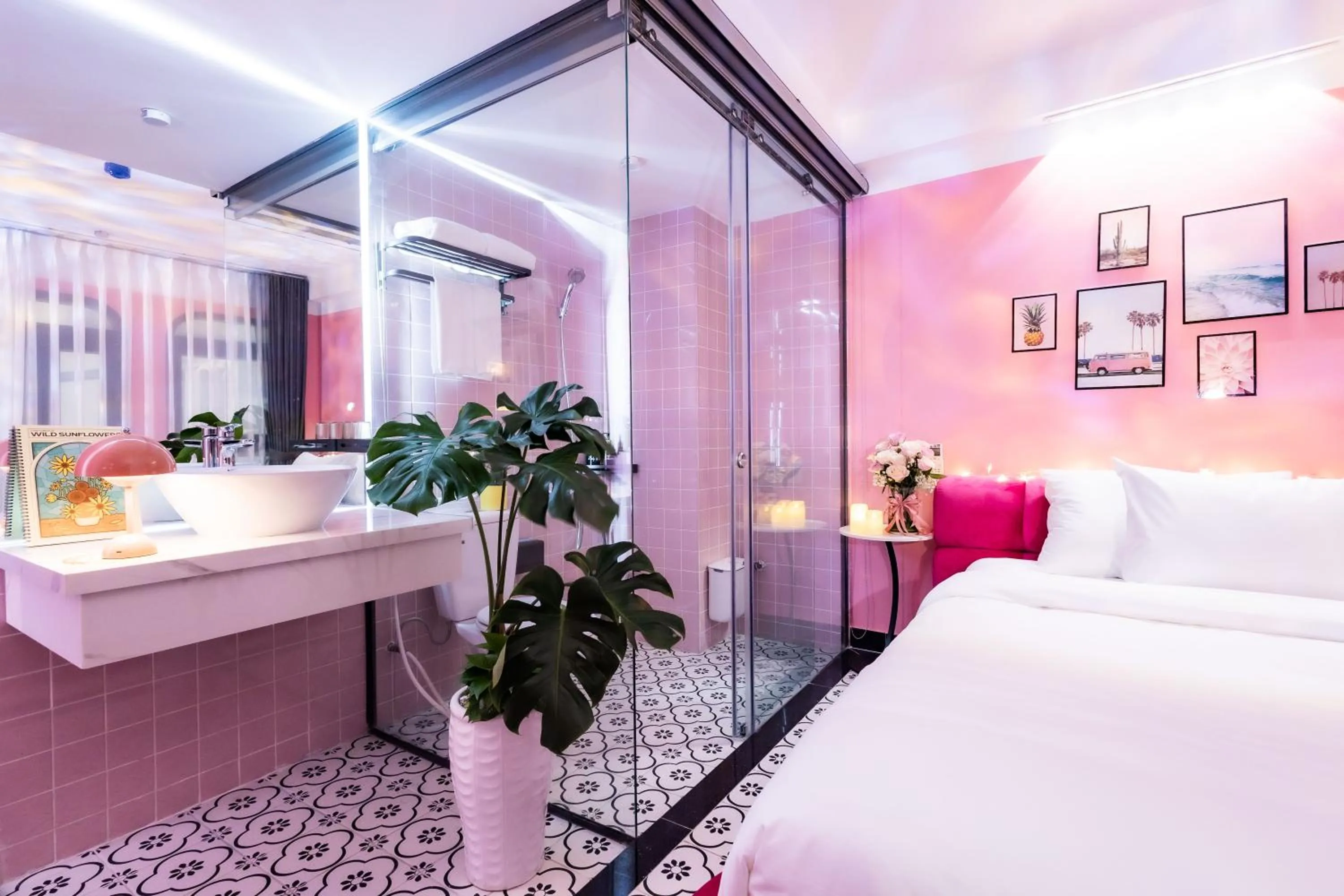 Shower in Cosy Hotel