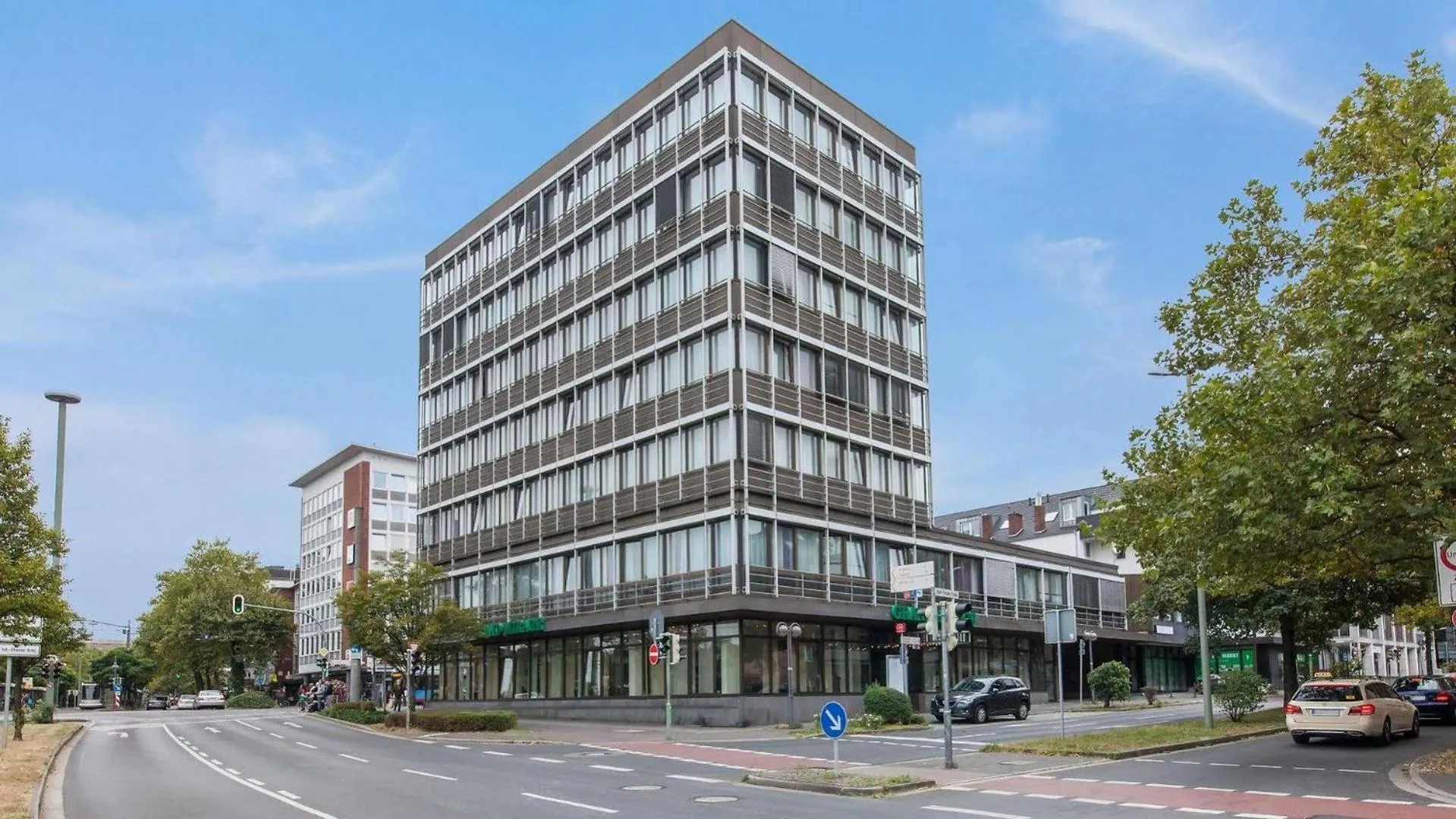 Property building in Hotel Mirage Düsseldorf-Neuss