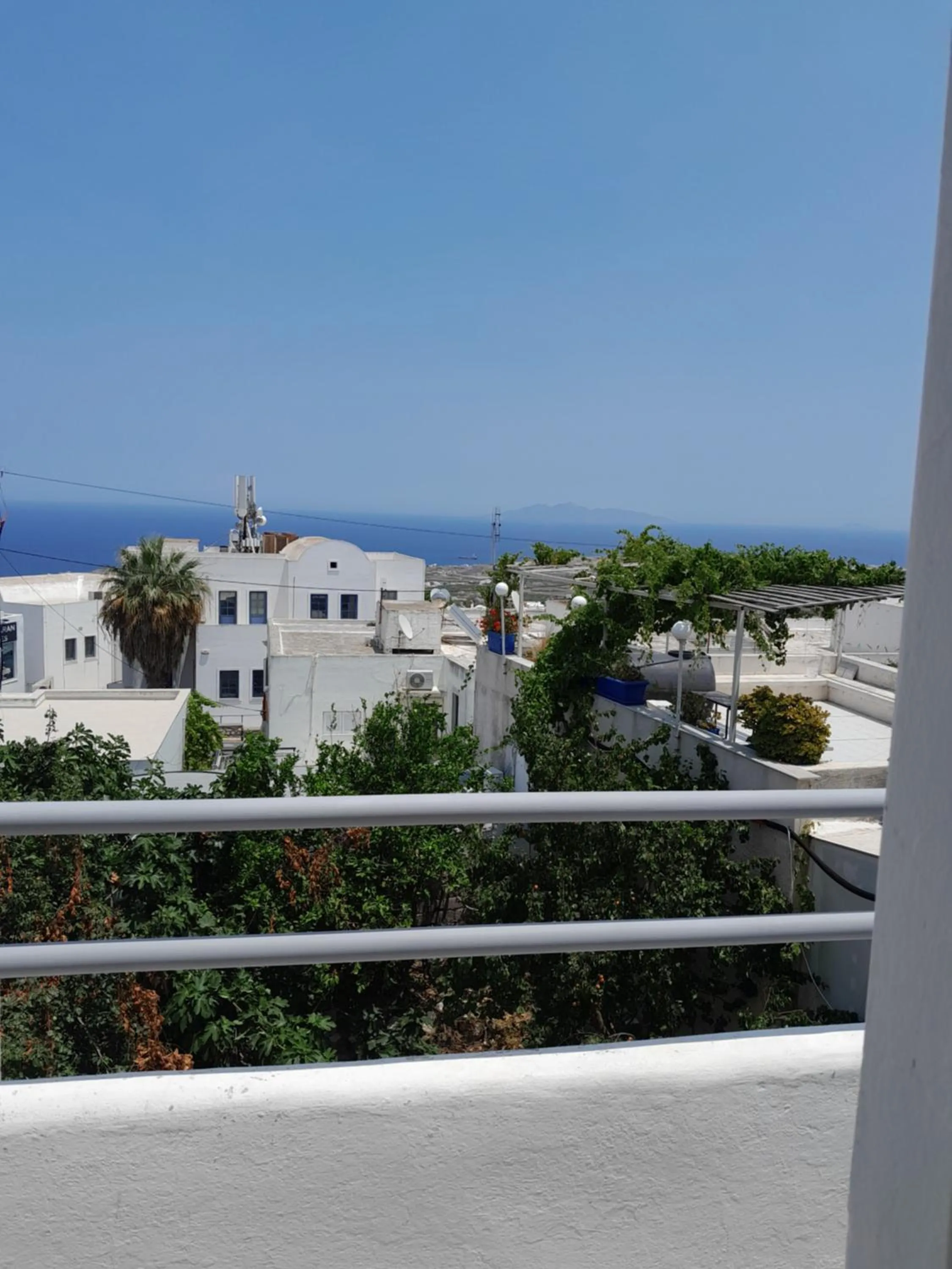 Central Apartments Fira NEW MANAGEMENT