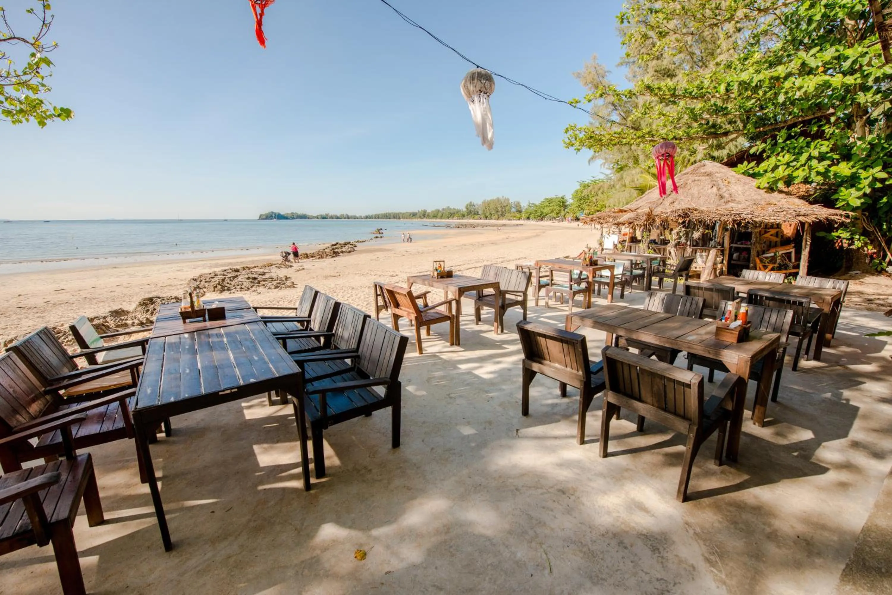 Restaurant/places to eat in Banana Beach Resort
