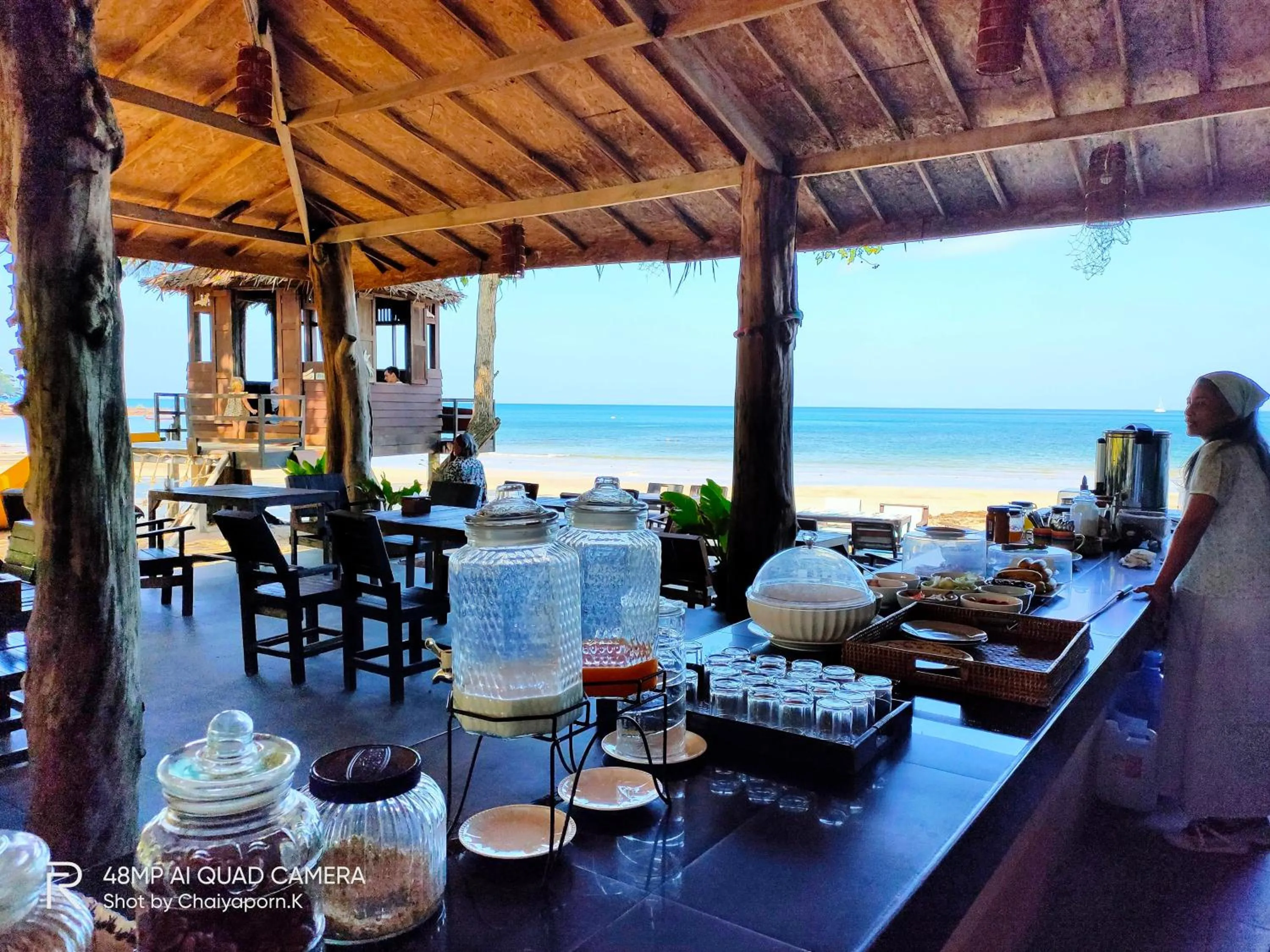 Restaurant/places to eat in Banana Beach Resort
