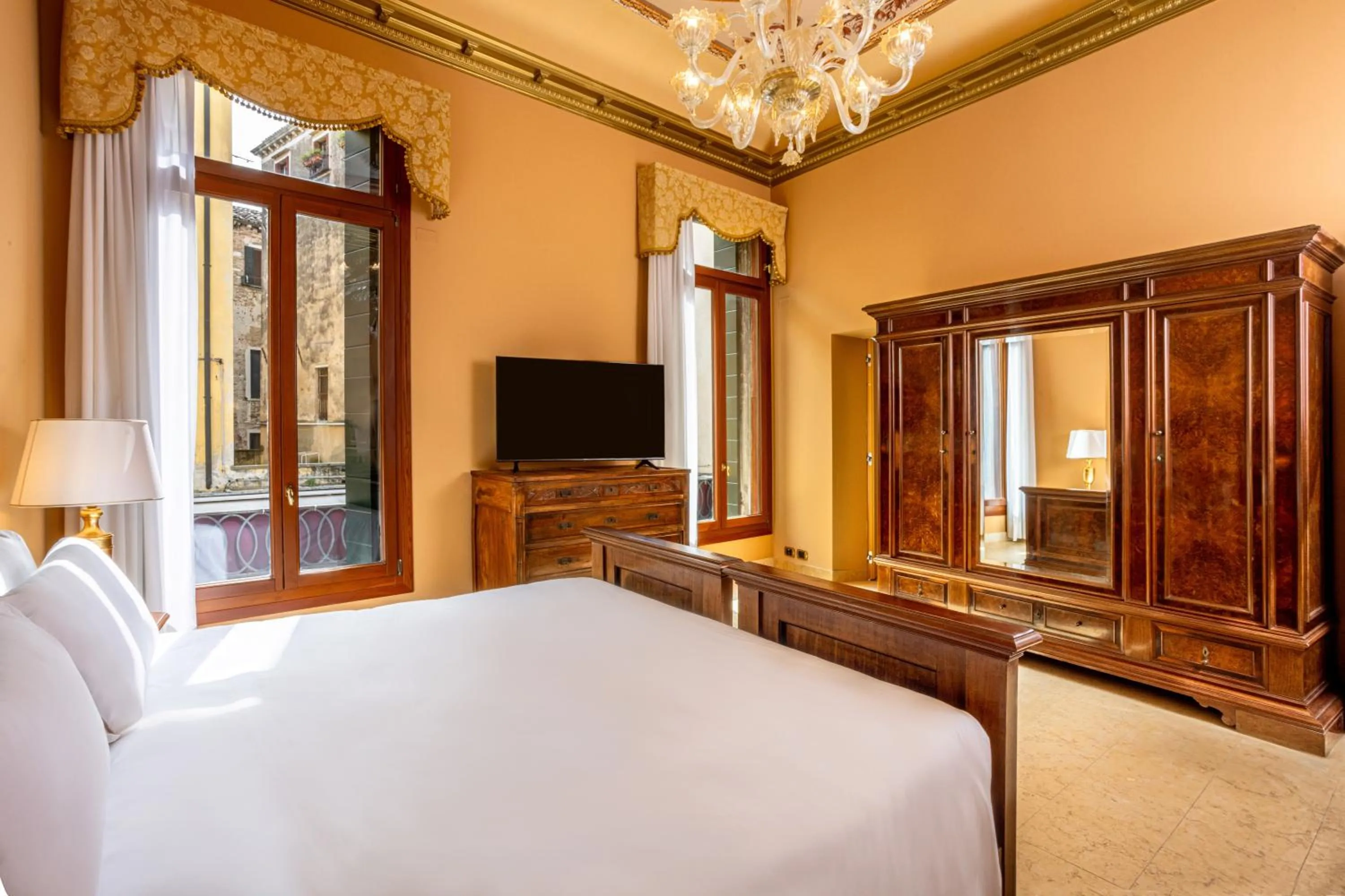 TV and multimedia, Bed in Antico Portego