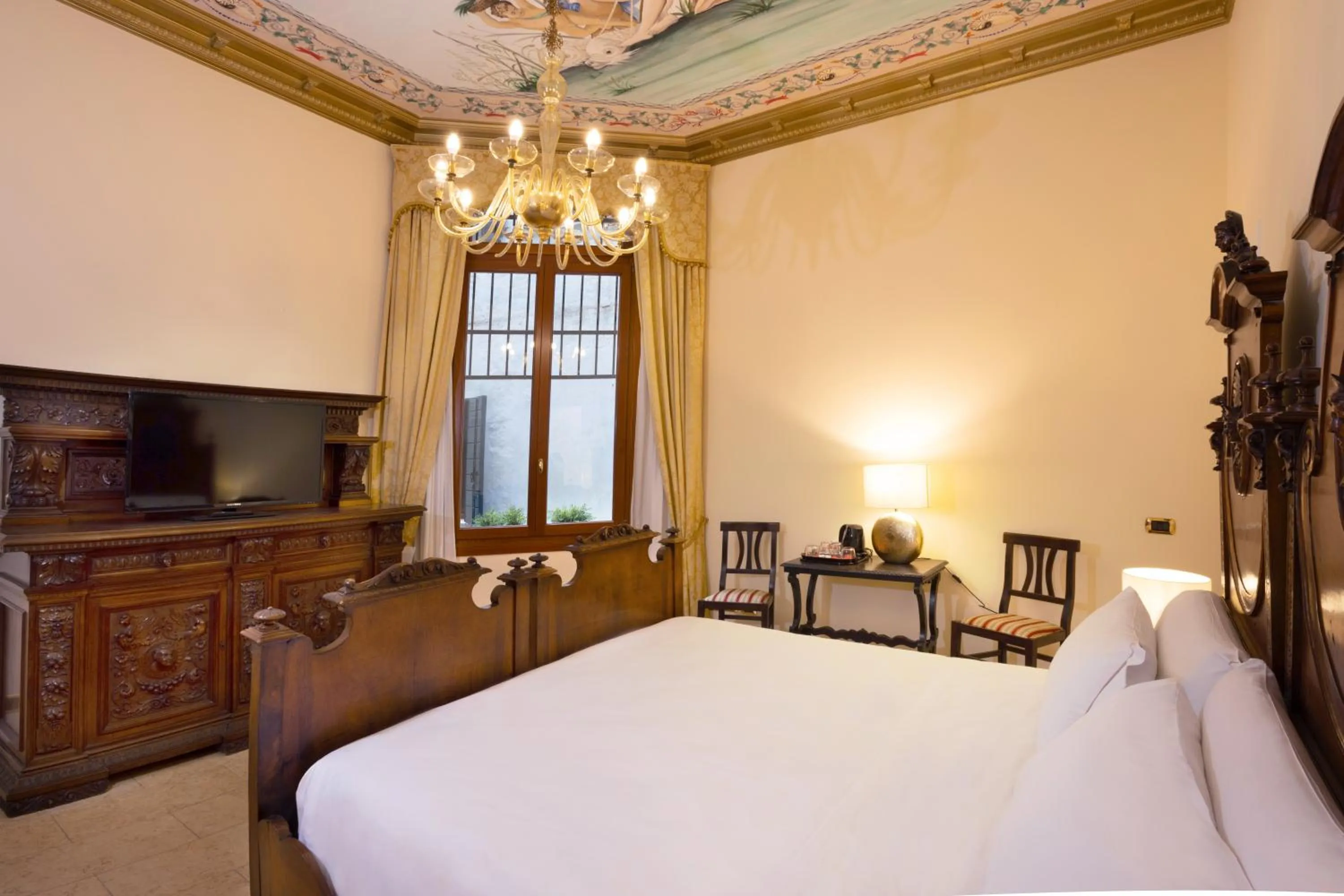 Bed in Antico Portego