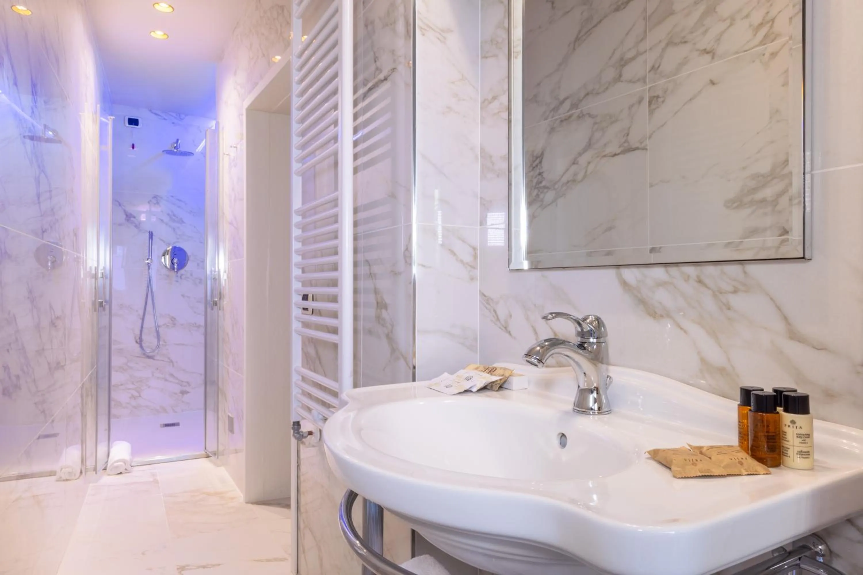 Shower in Antico Portego