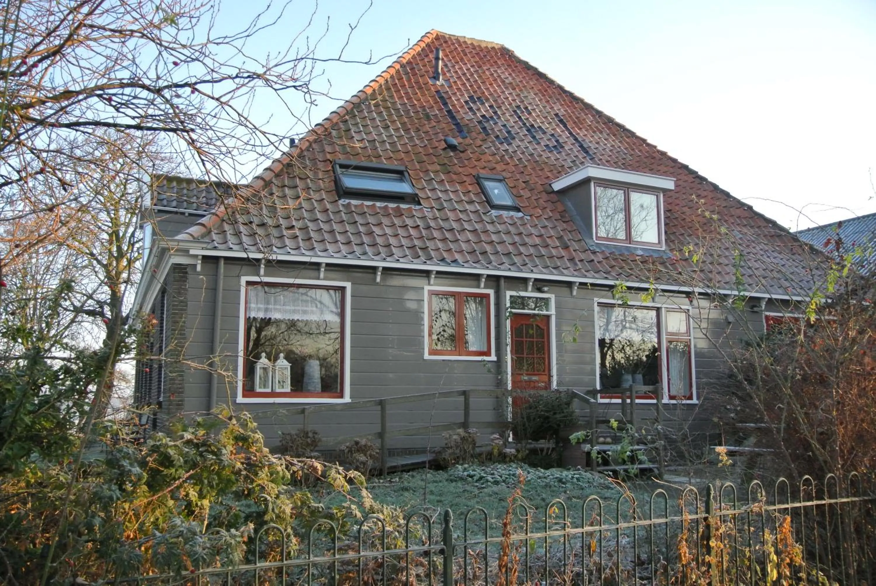 Facade/entrance in Appartement Voorhuis en chalet Klein Waterland