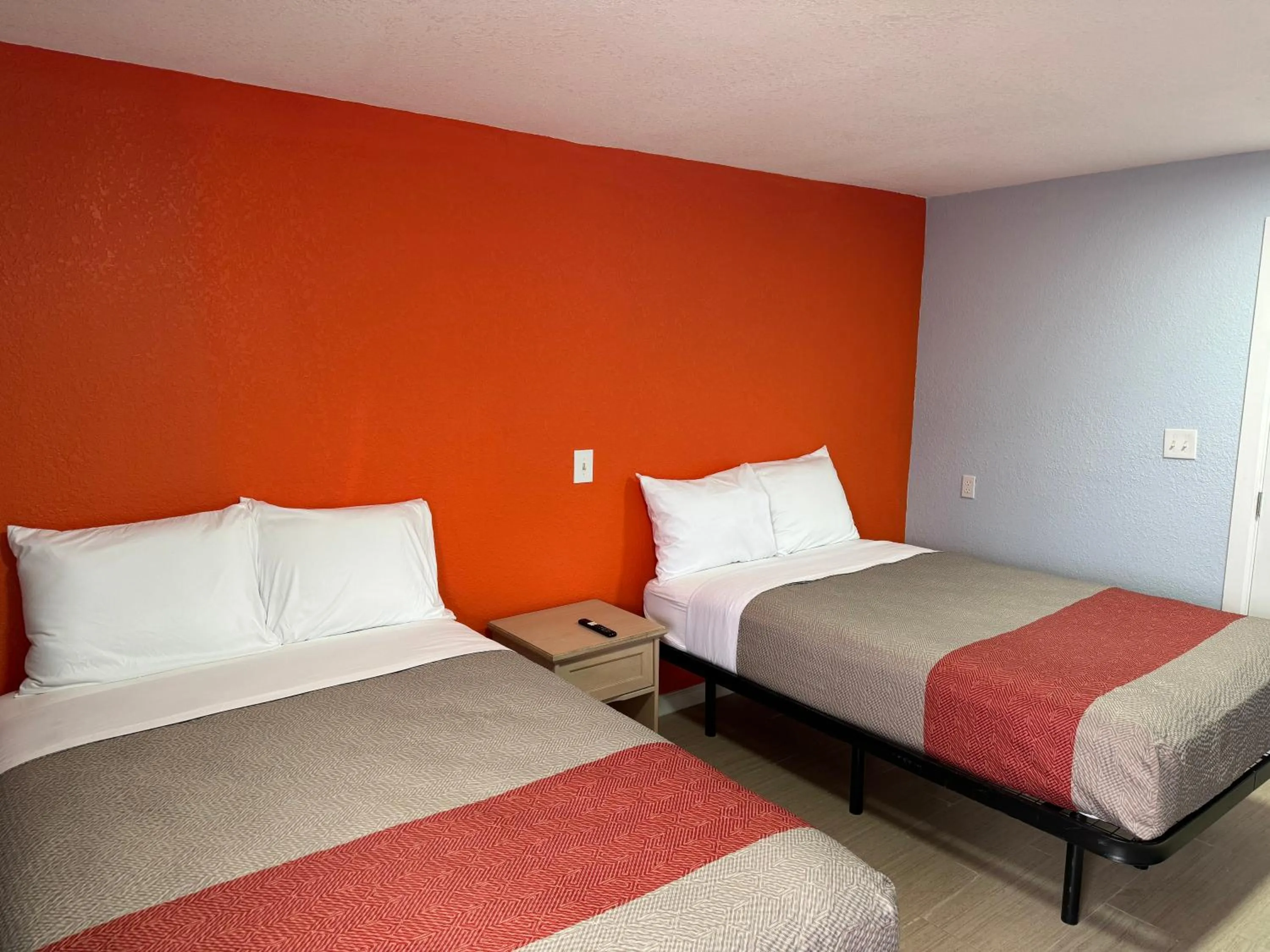 Bed in Anson inn motel